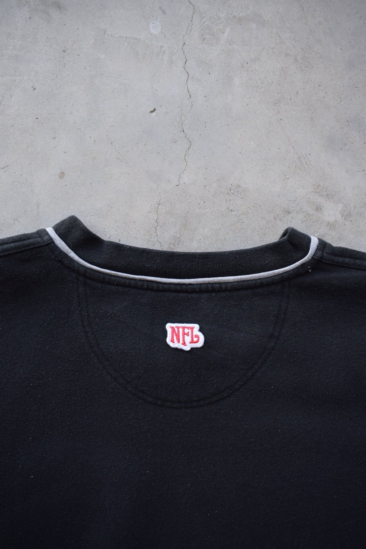 NFL Oakland Raiders Black Embroidered Spellout Crewneck — 2000s (XL/XXL) - Retrospective Store