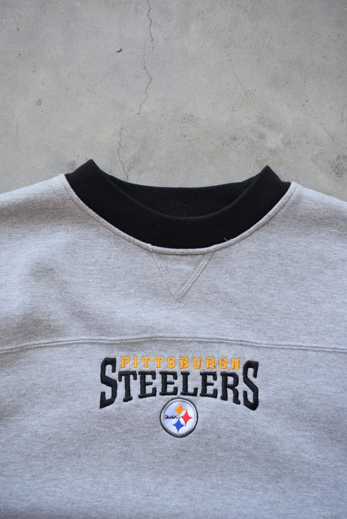 NFL Pittsburgh Steelers Grey Embroidered Spellout Crewneck — 2000s (L) - Retrospective Store