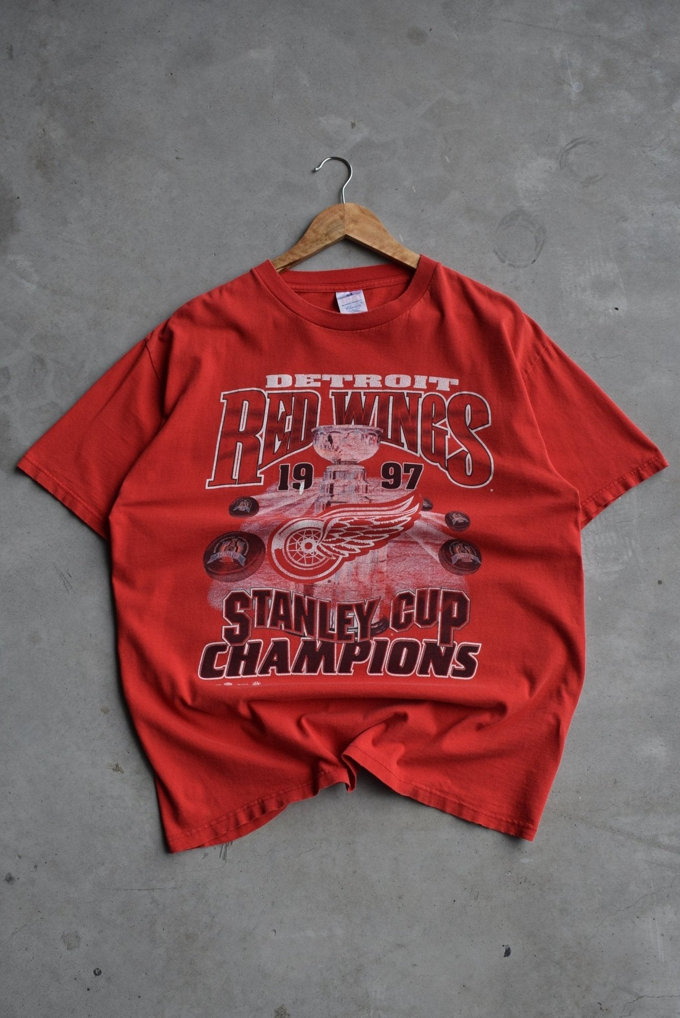 NHL Detroit Red Wings Champions Tee — 1997 (L) - Retrospective Store