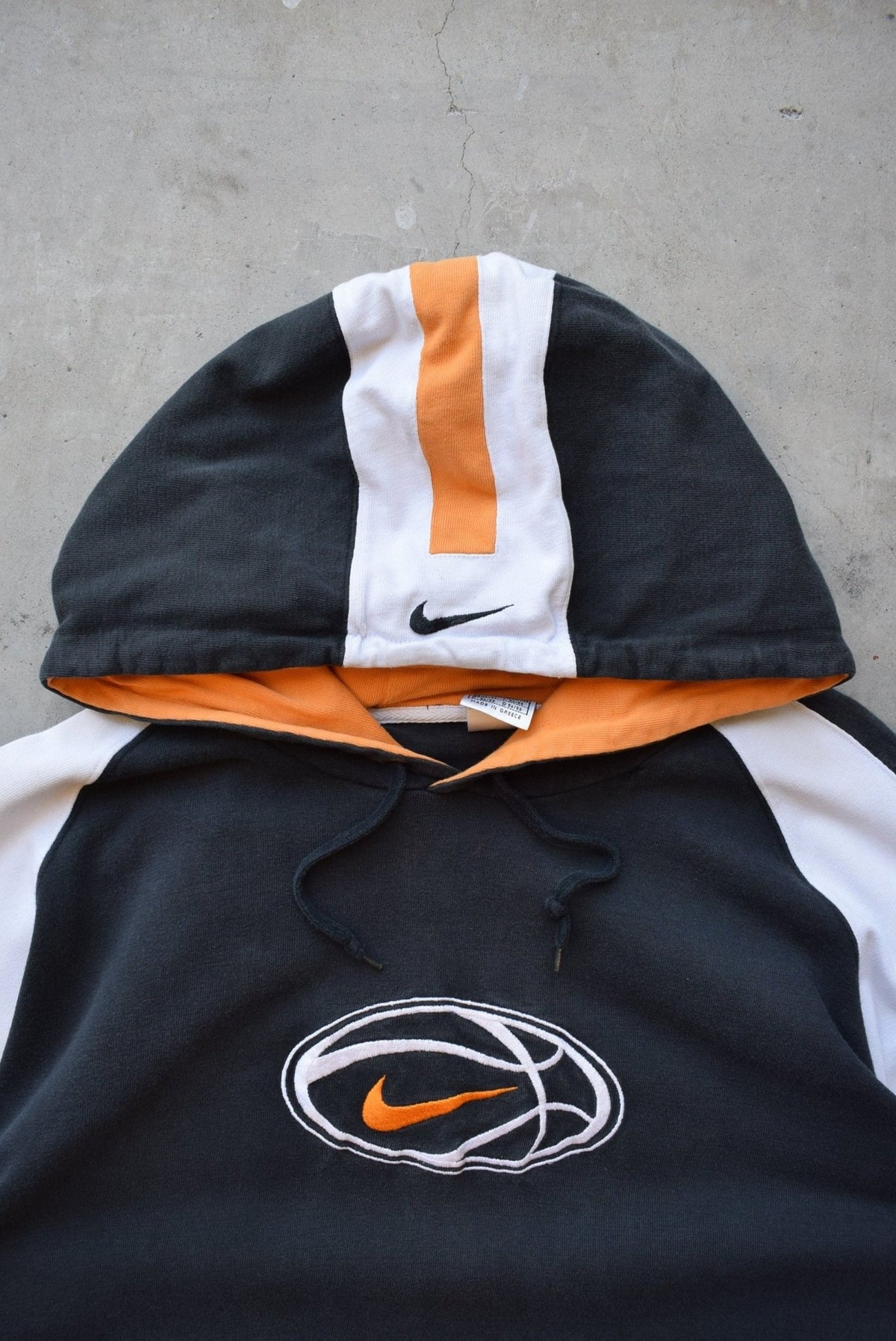 Nike Basketball Black & White Embroidered Spellout Hoodie — 1990s (XL) - Retrospective Store