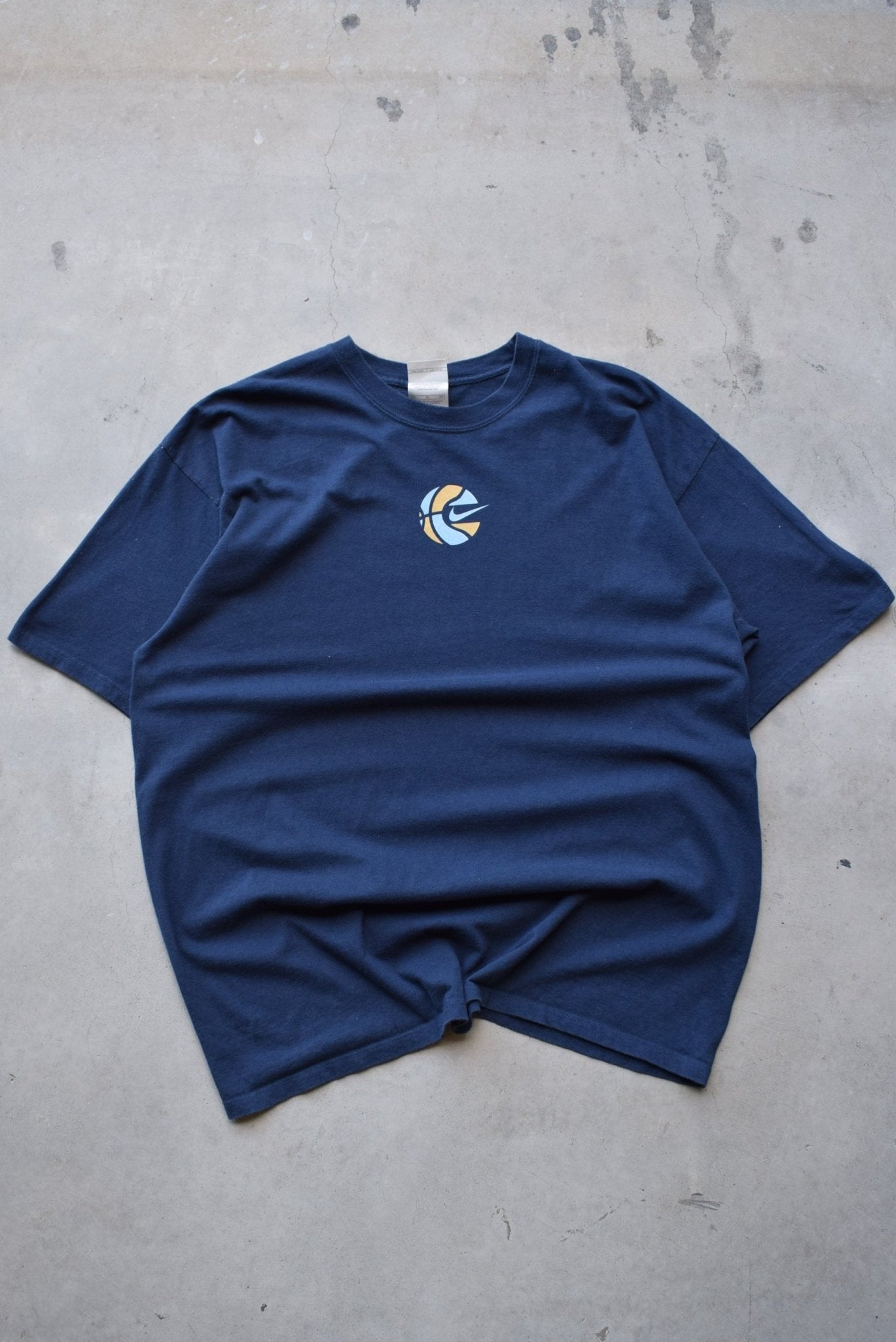 Nike Basketball Navy Graphic Tee — 2005 (XL/XXL) - Retrospective Store