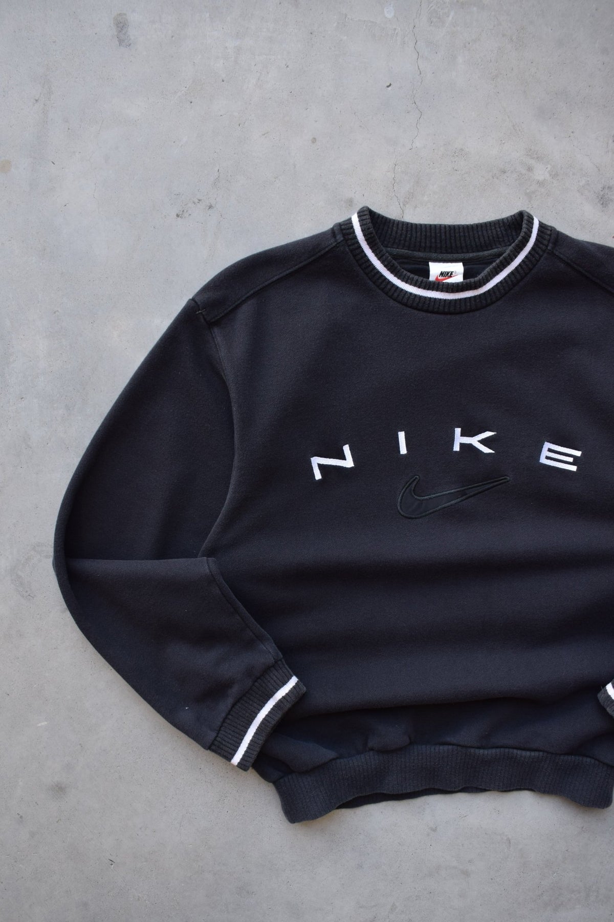 Nike Black Embroidered Spellout Crewneck — 1990s (XS) - Retrospective Store
