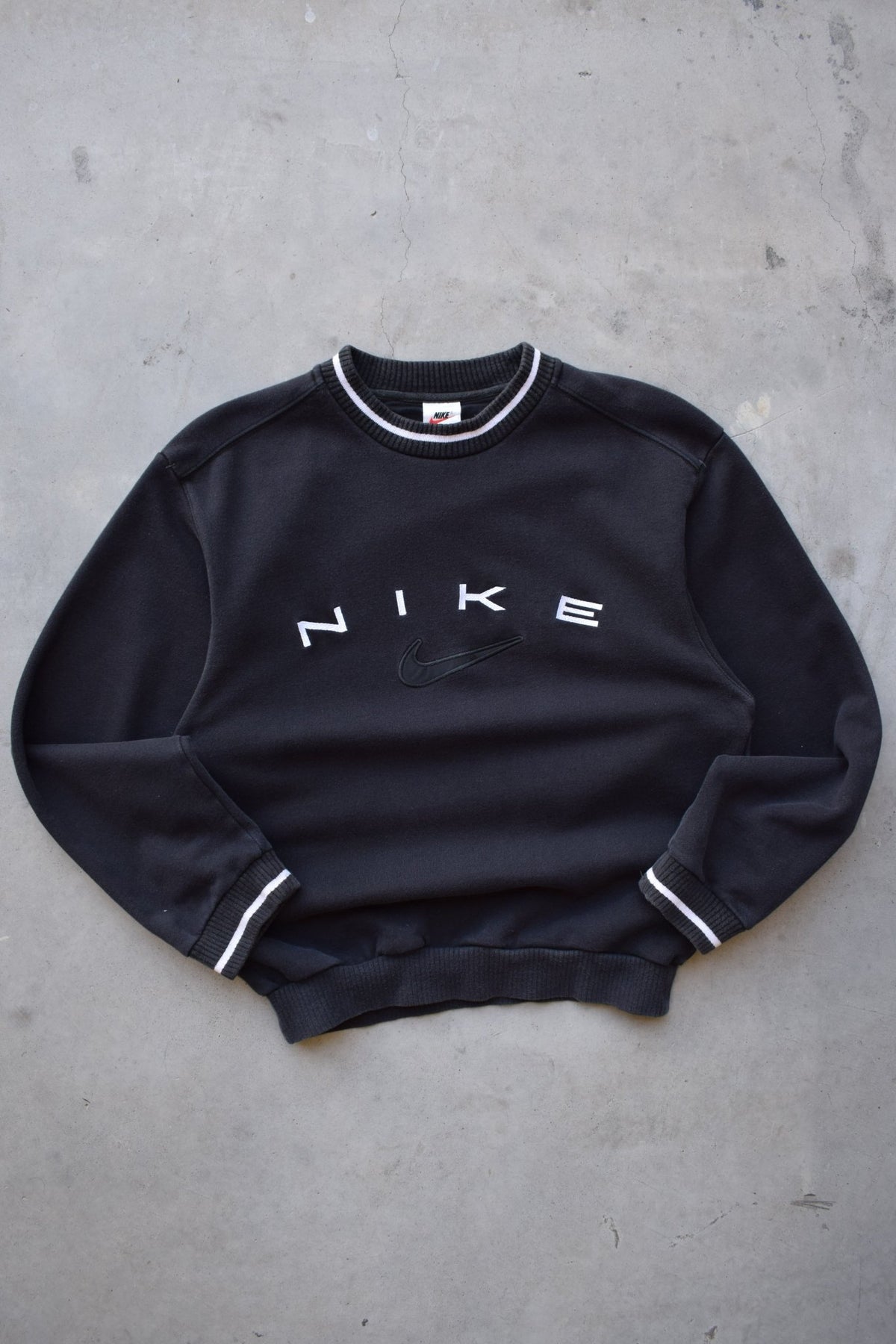 Nike Black Embroidered Spellout Crewneck — 1990s (XS) - Retrospective Store
