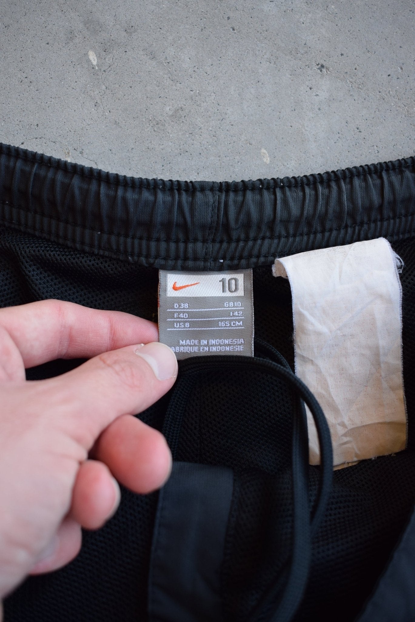 Nike Black Embroidered Swoosh 3/4 Track Pants — 2000s (Women's 10) - Retrospective Store