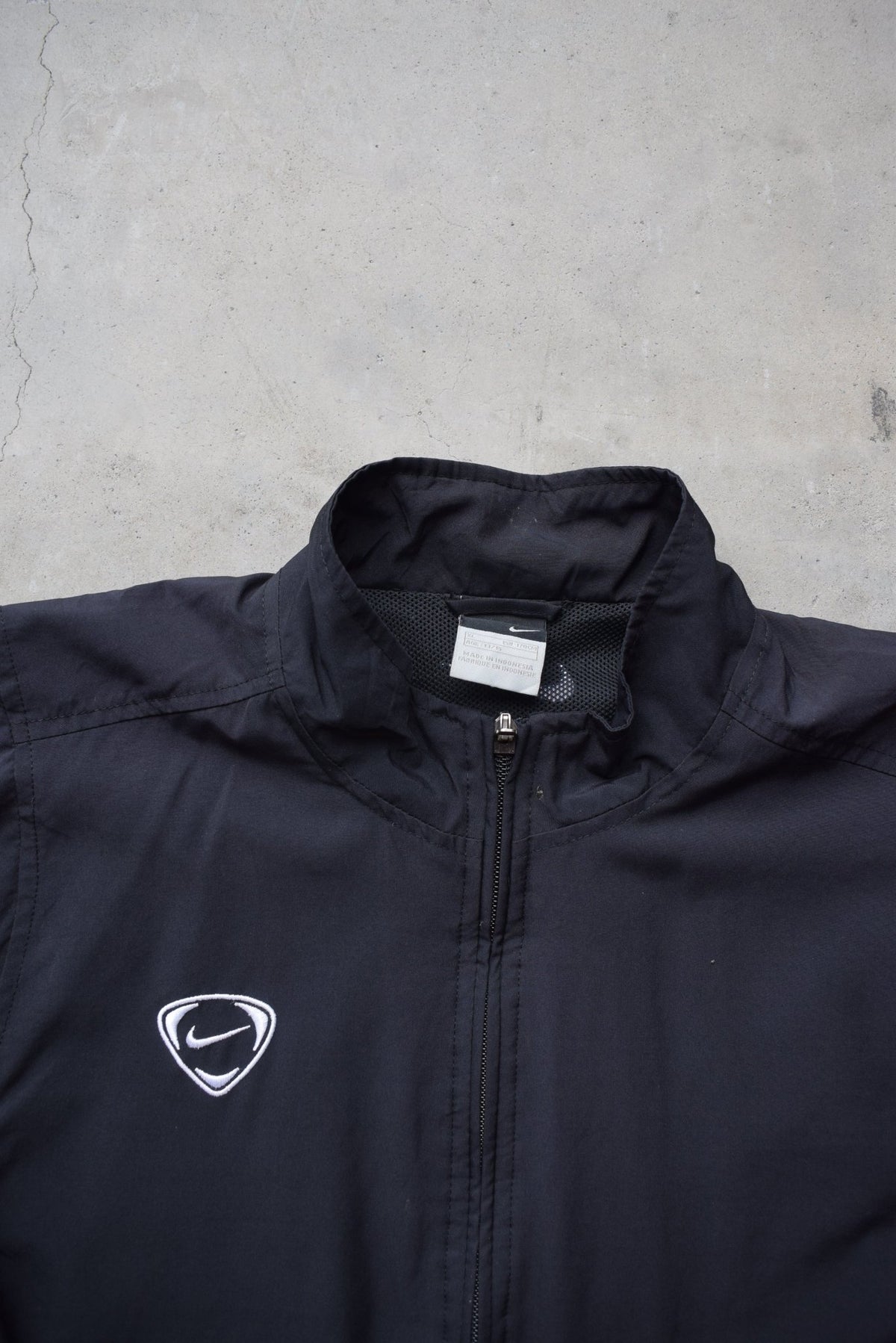 Nike Black & Grey Embroidered Swoosh Jacket — 2000s (S) - Retrospective Store