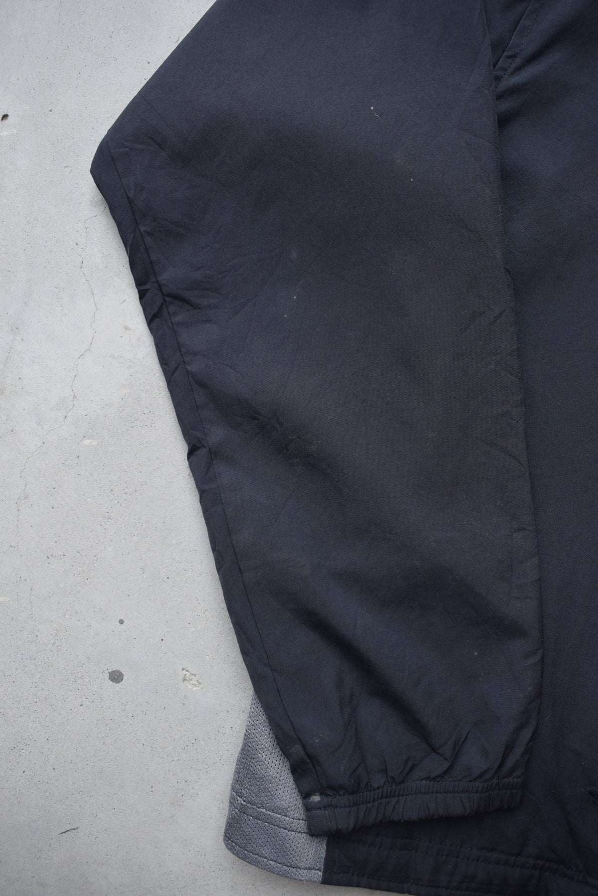 Nike Black & Grey Embroidered Swoosh Jacket — 2000s (S) - Retrospective Store