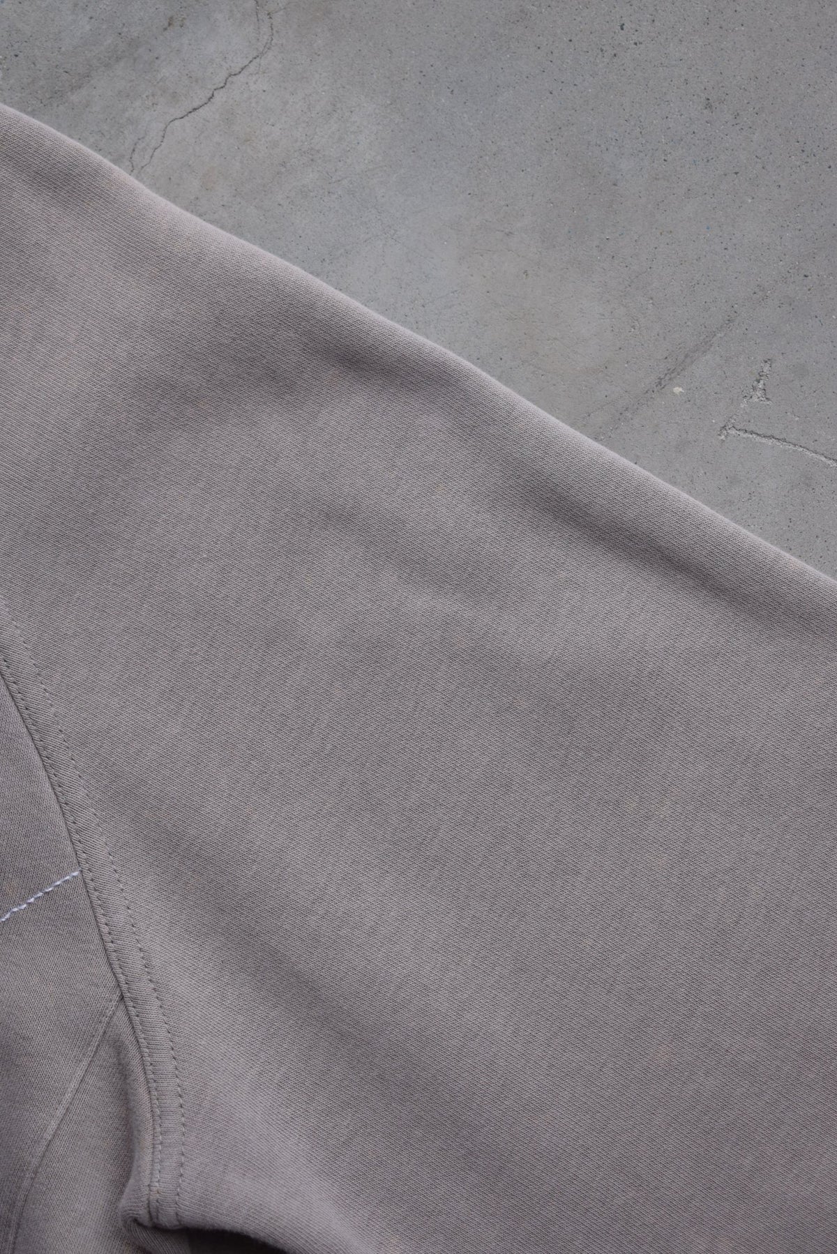 Nike Brown & Red Embroidered Swoosh Crewneck — 2000s (L) - Retrospective Store