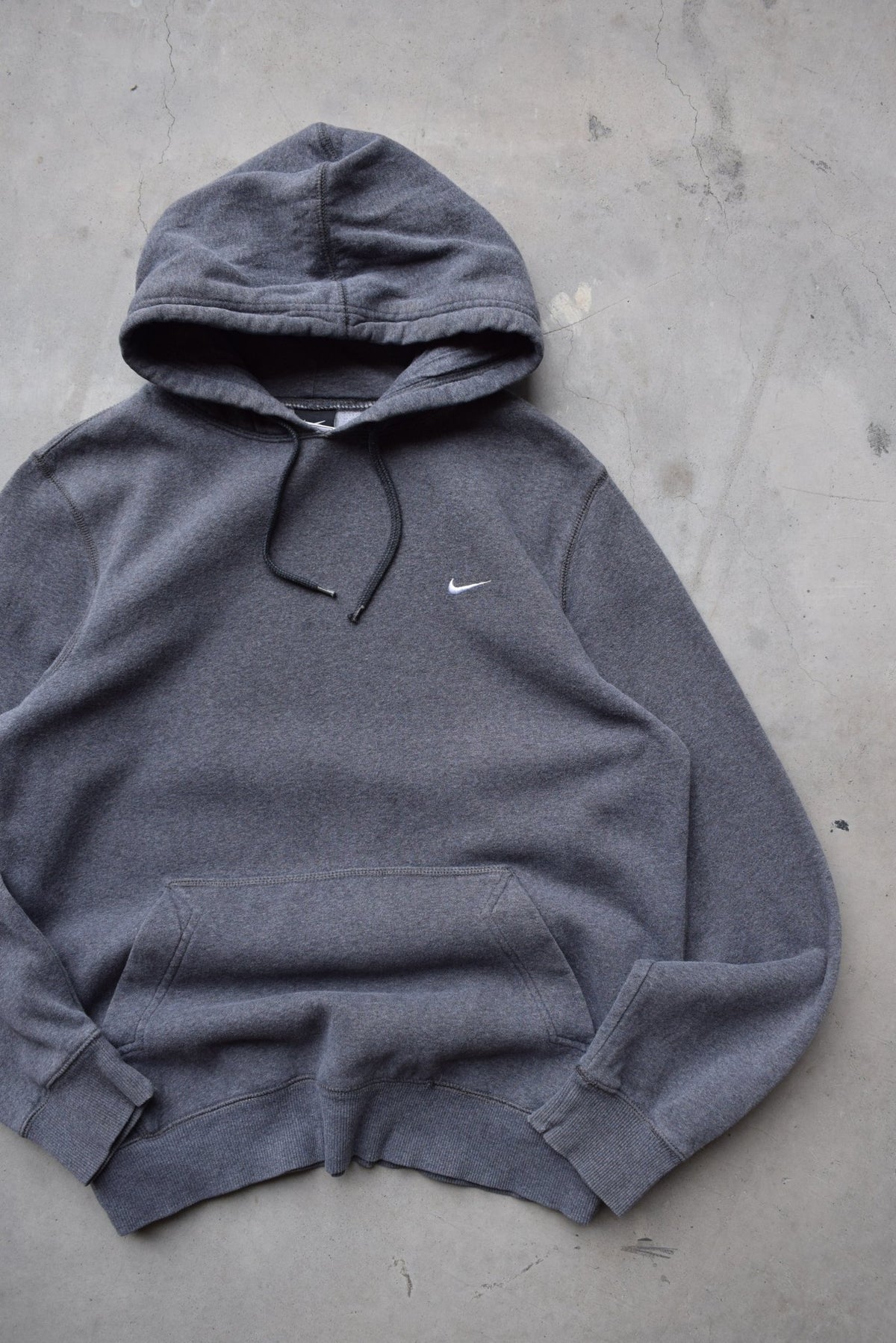 Nike Charcoal Classic Logo Embroidered Swoosh Hoodie — 2000s (M) - Retrospective Store