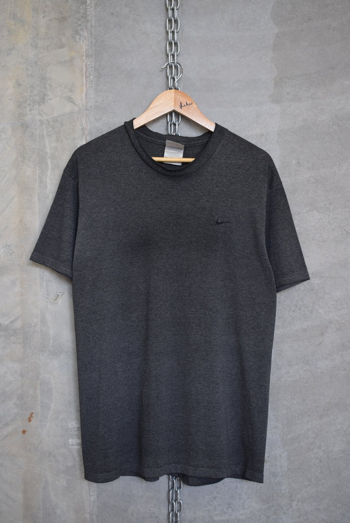 Nike Classic Logo Embroidered Tee — 2000s (M) - Retrospective Store