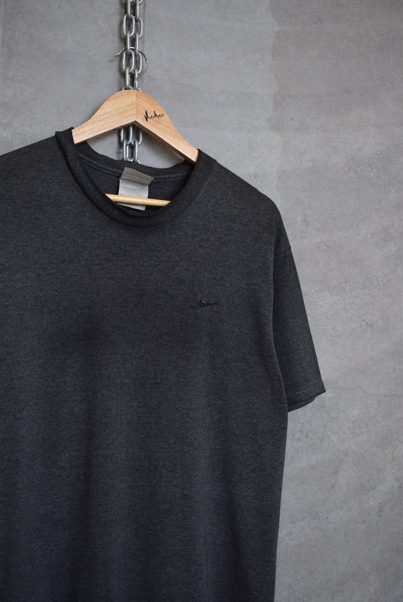 Nike Classic Logo Embroidered Tee — 2000s (M) - Retrospective Store