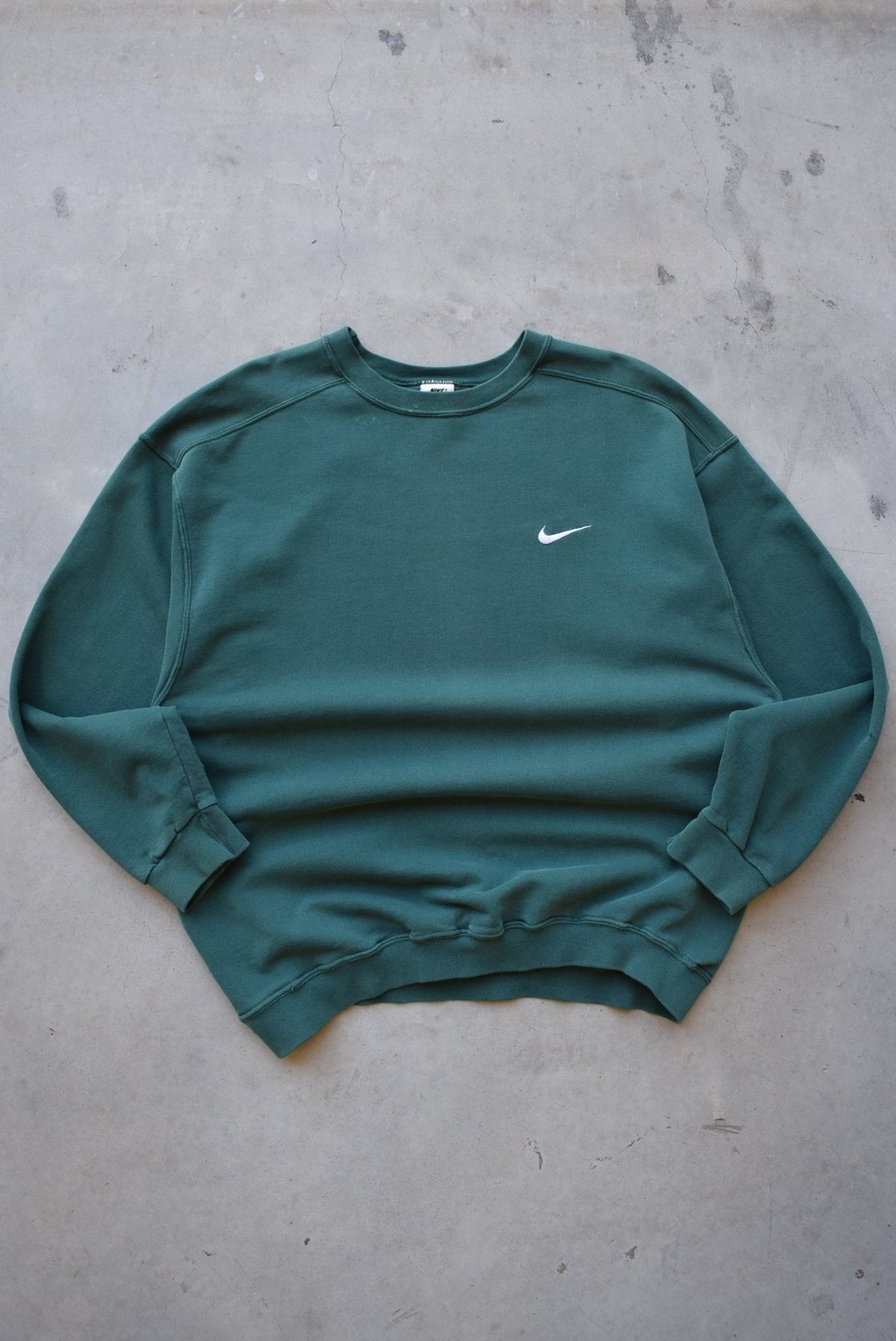 Nike Forrest-Green Embroidered Swoosh Crewneck — 1990s (L) - Retrospective Store