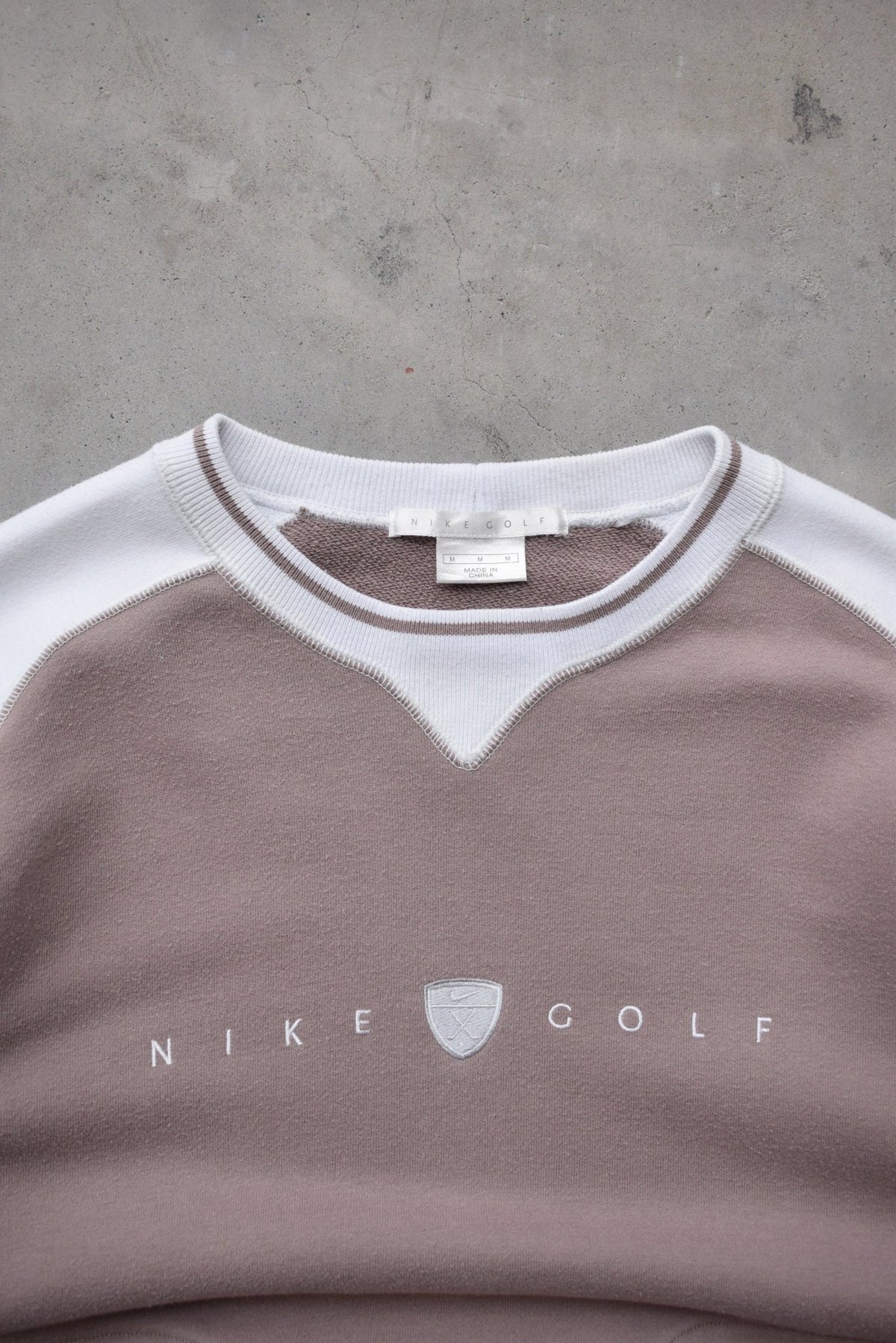 Nike Golf Brown & White Embroidered Spellout Crewneck — 2000s (S) - Retrospective Store