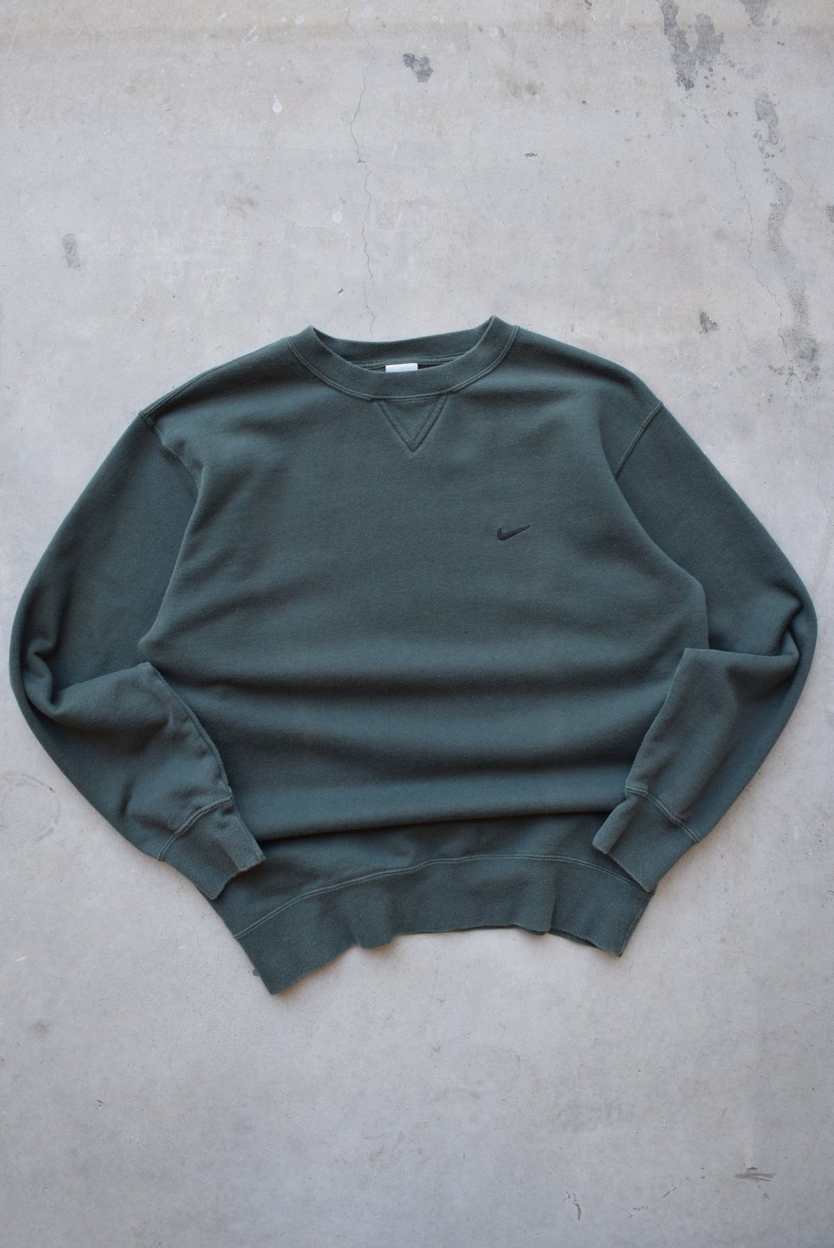 Nike Green Embroidered Swoosh Crewneck — 2000s (M) - Retrospective Store