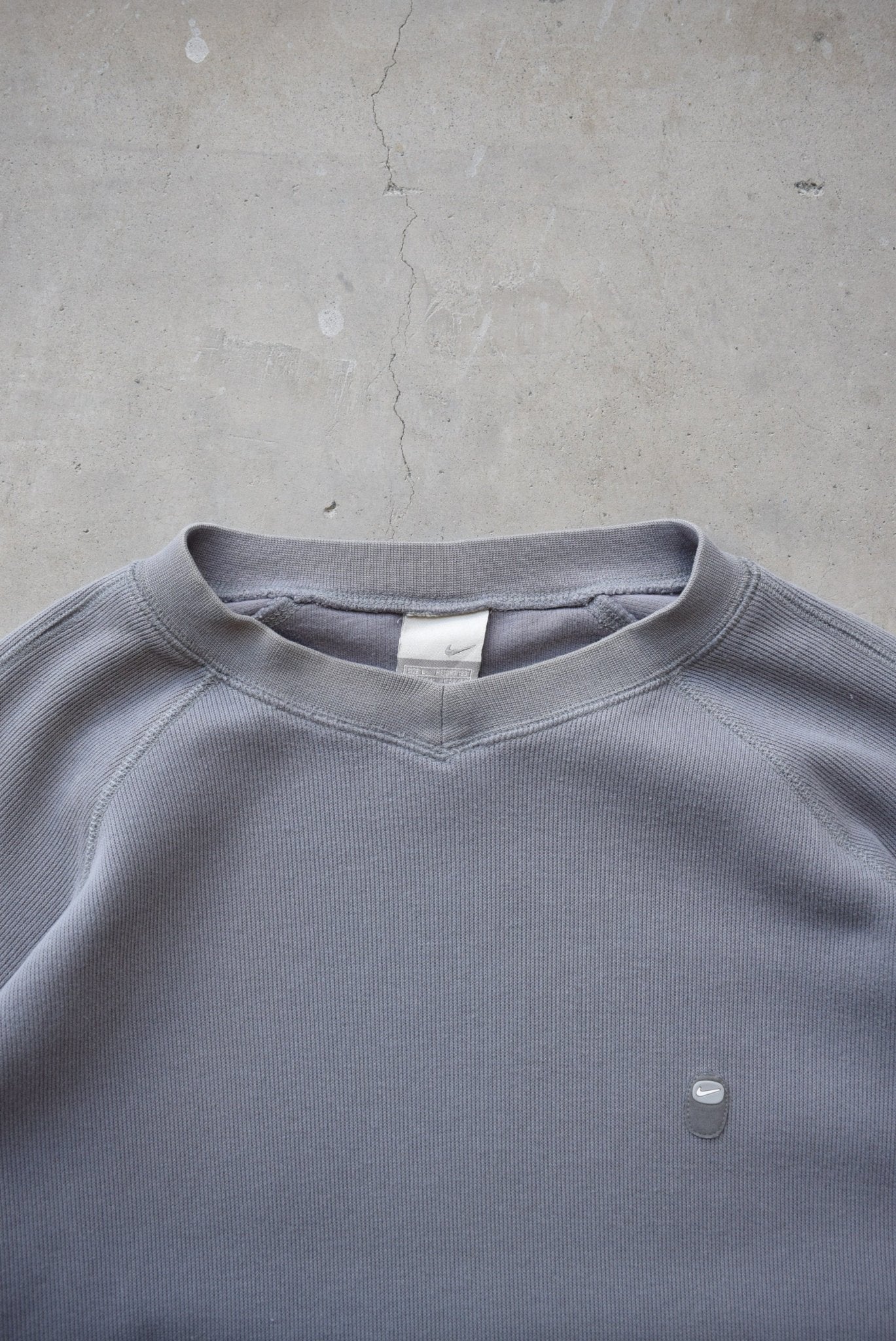 Nike Grey Classic Swoosh Sweater — 2000s (L) - Retrospective Store