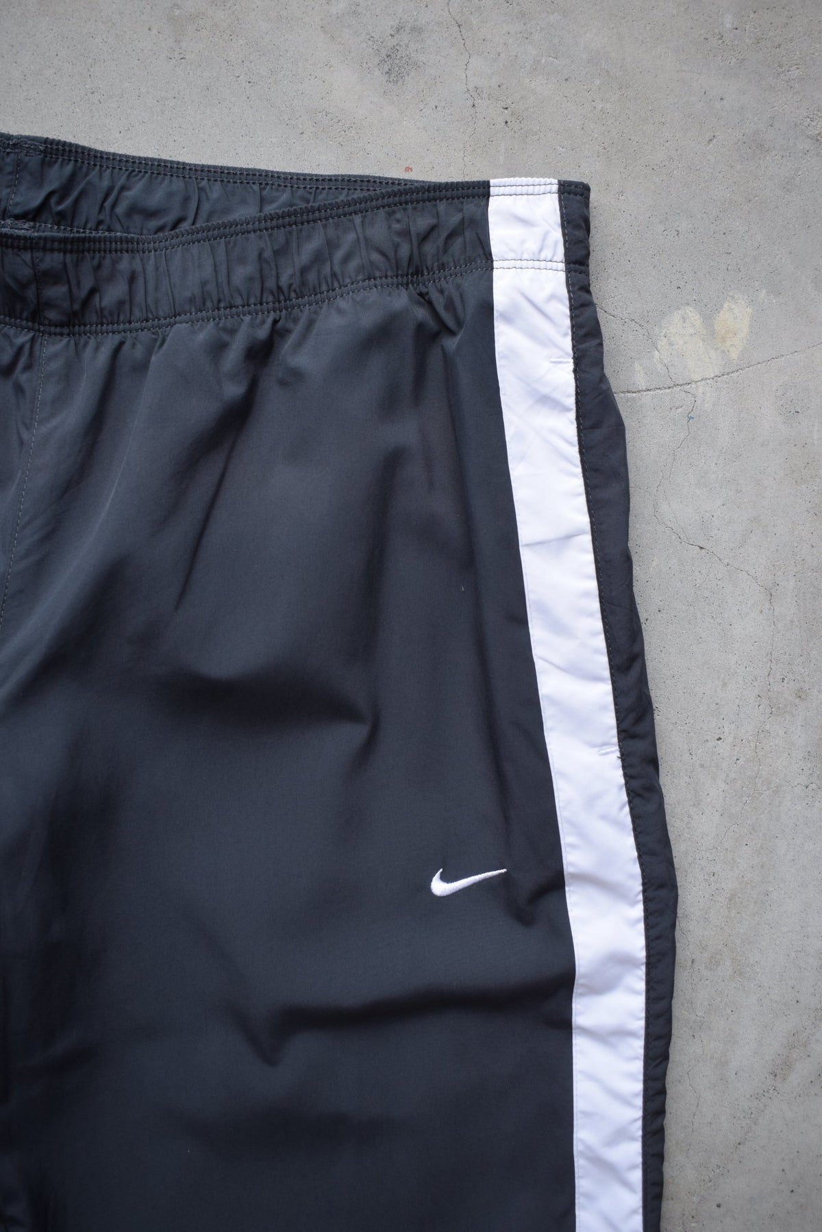Nike Grey Embroidered Swoosh 3/4 Track Pants — 2000s (S) - Retrospective Store