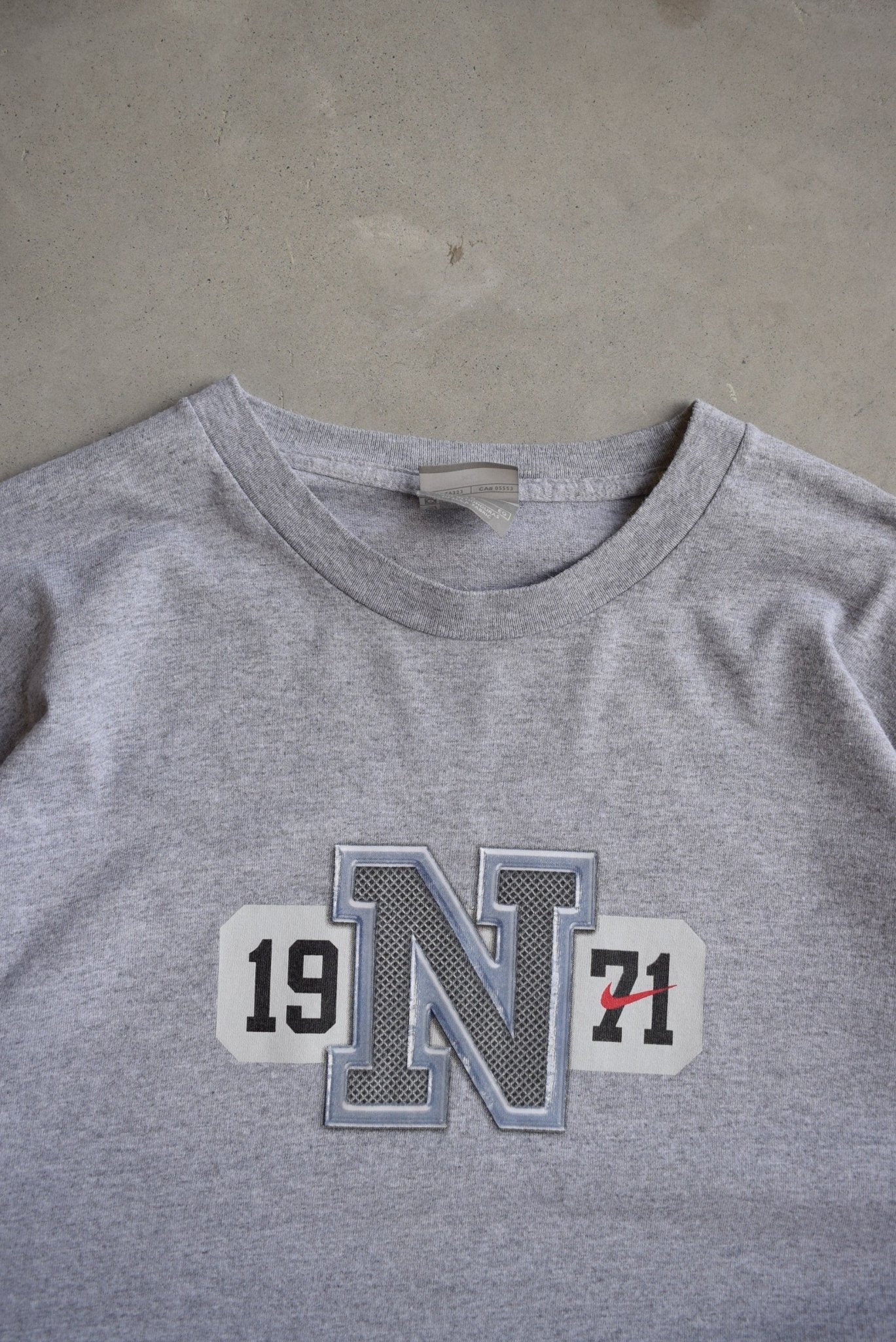 Nike Grey Long Sleeve Spellout Tee — 2000s (XL) - Retrospective Store