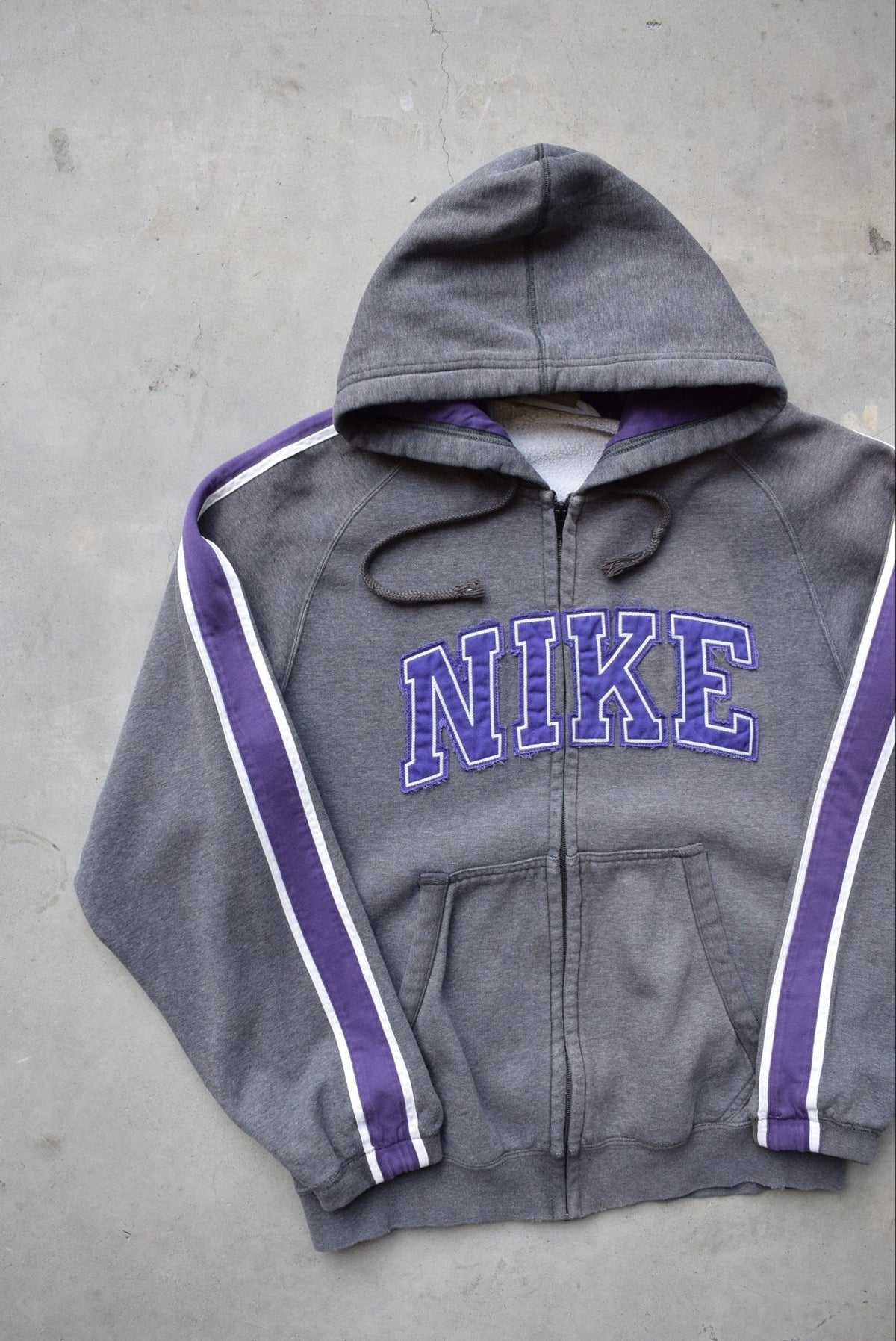 Nike Grey & Purple Embroidered Spellout Full-Zip Hoodie — 2000s (M) - Retrospective Store