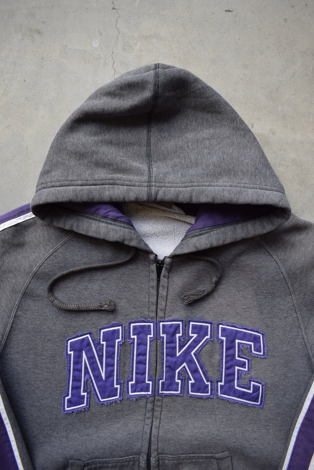 Nike Grey & Purple Embroidered Spellout Full-Zip Hoodie — 2000s (M) - Retrospective Store