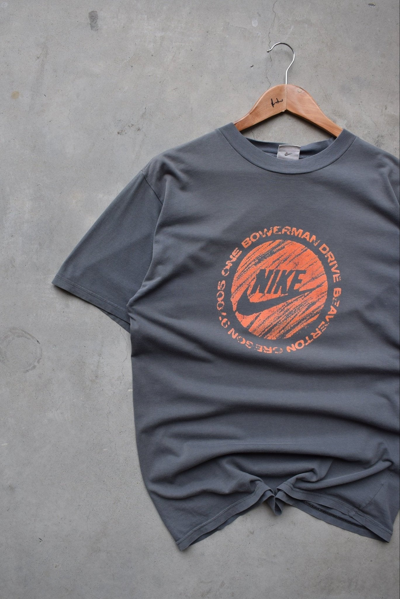 Nike Grey Spellout Tee — 1990s (M) - Retrospective Store