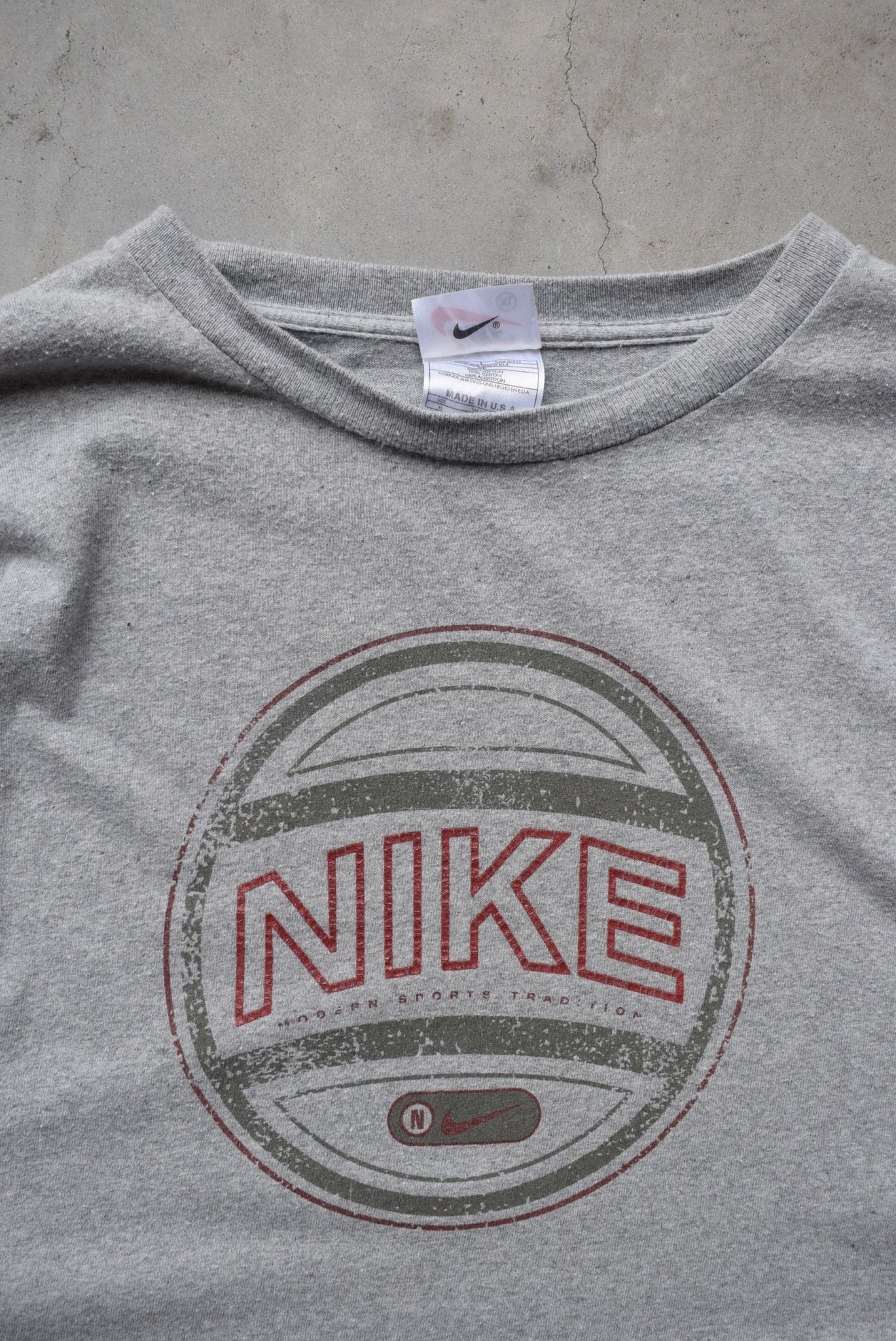 Nike Grey Spellout Tee — 1990s (XL) - Retrospective Store