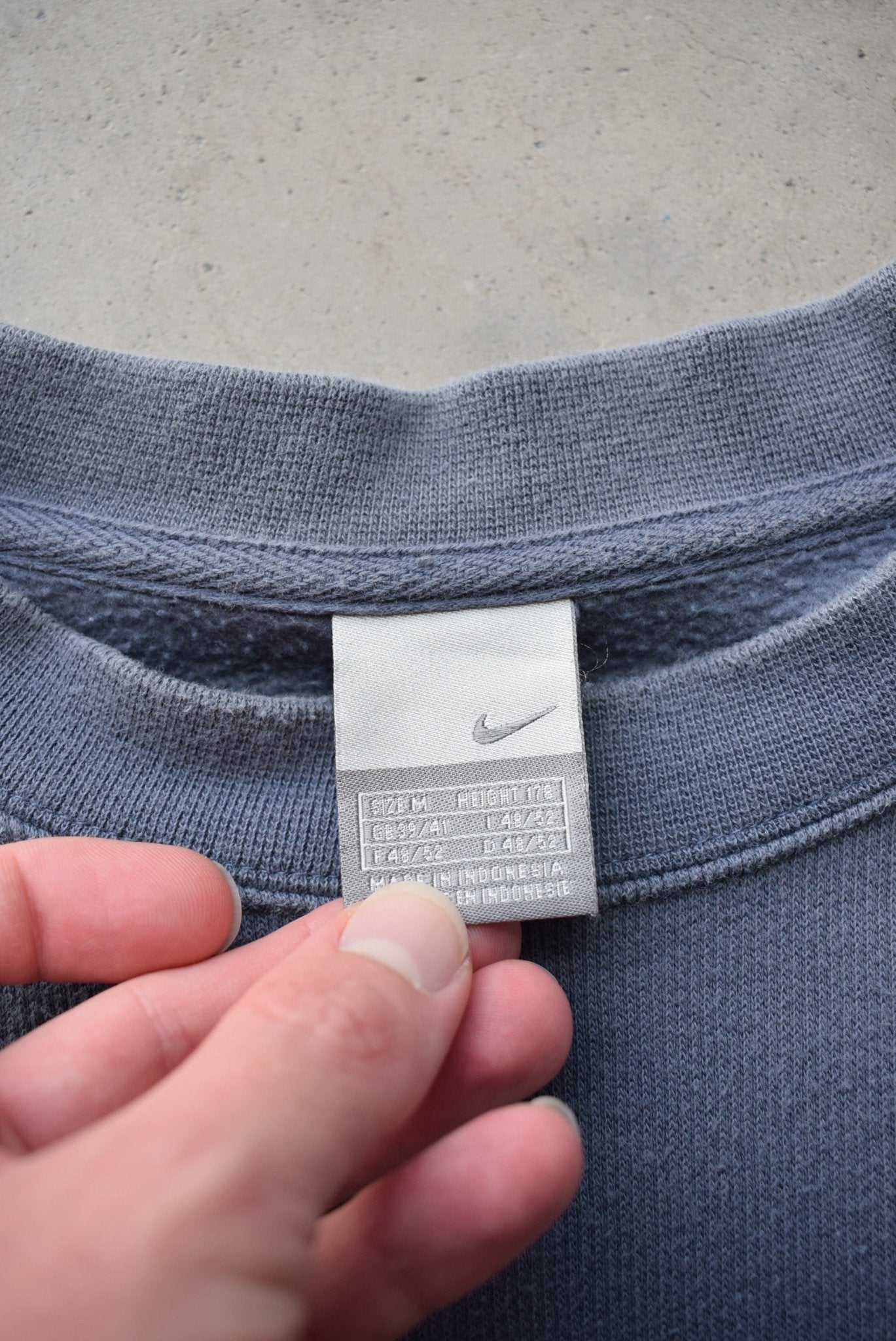 Nike Navy Embroidered Spellout Crewneck — 2000s (M) - Retrospective Store