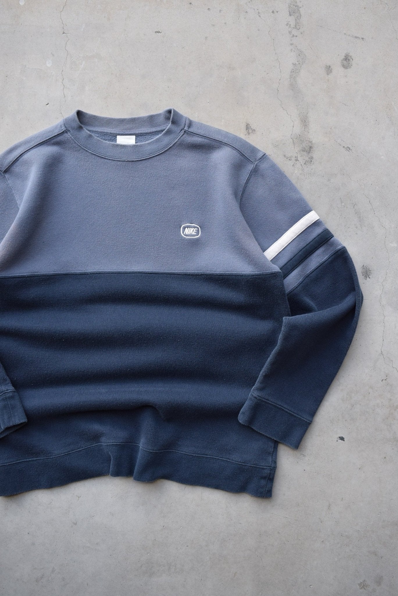 Nike Navy Embroidered Spellout Crewneck — 2000s (M) - Retrospective Store