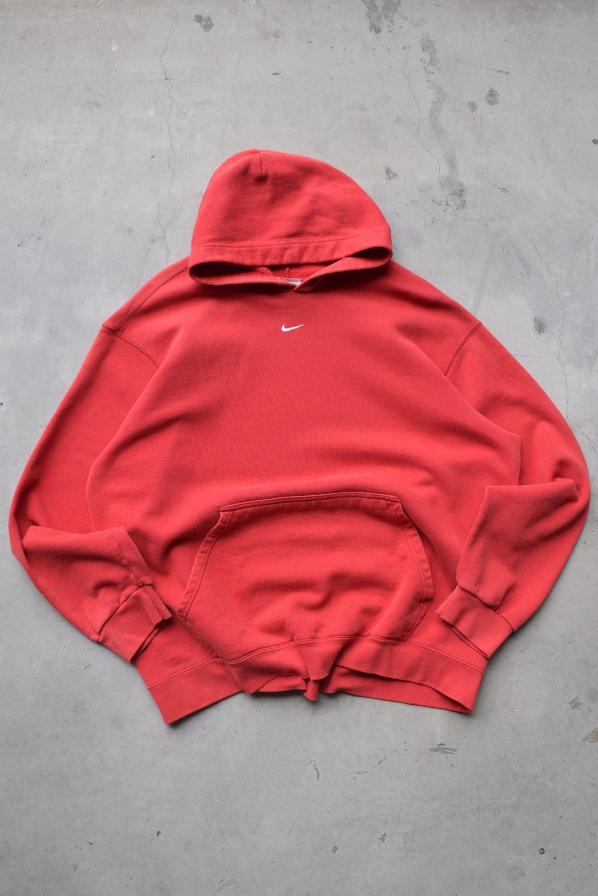 Nike Red Embroidered Centre Swoosh Hoodie — 2000s (XL) - Retrospective Store