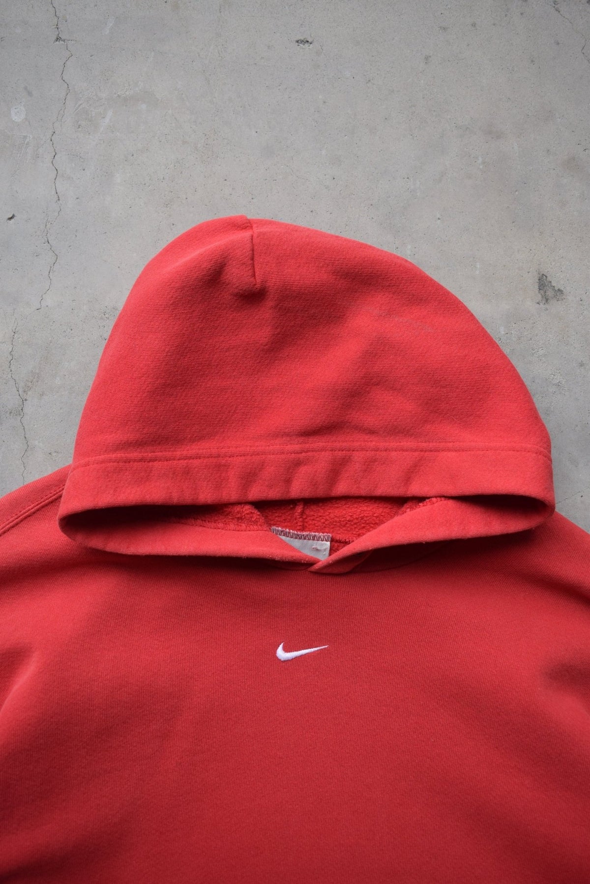 Nike Red Embroidered Centre Swoosh Hoodie — 2000s (XL) - Retrospective Store