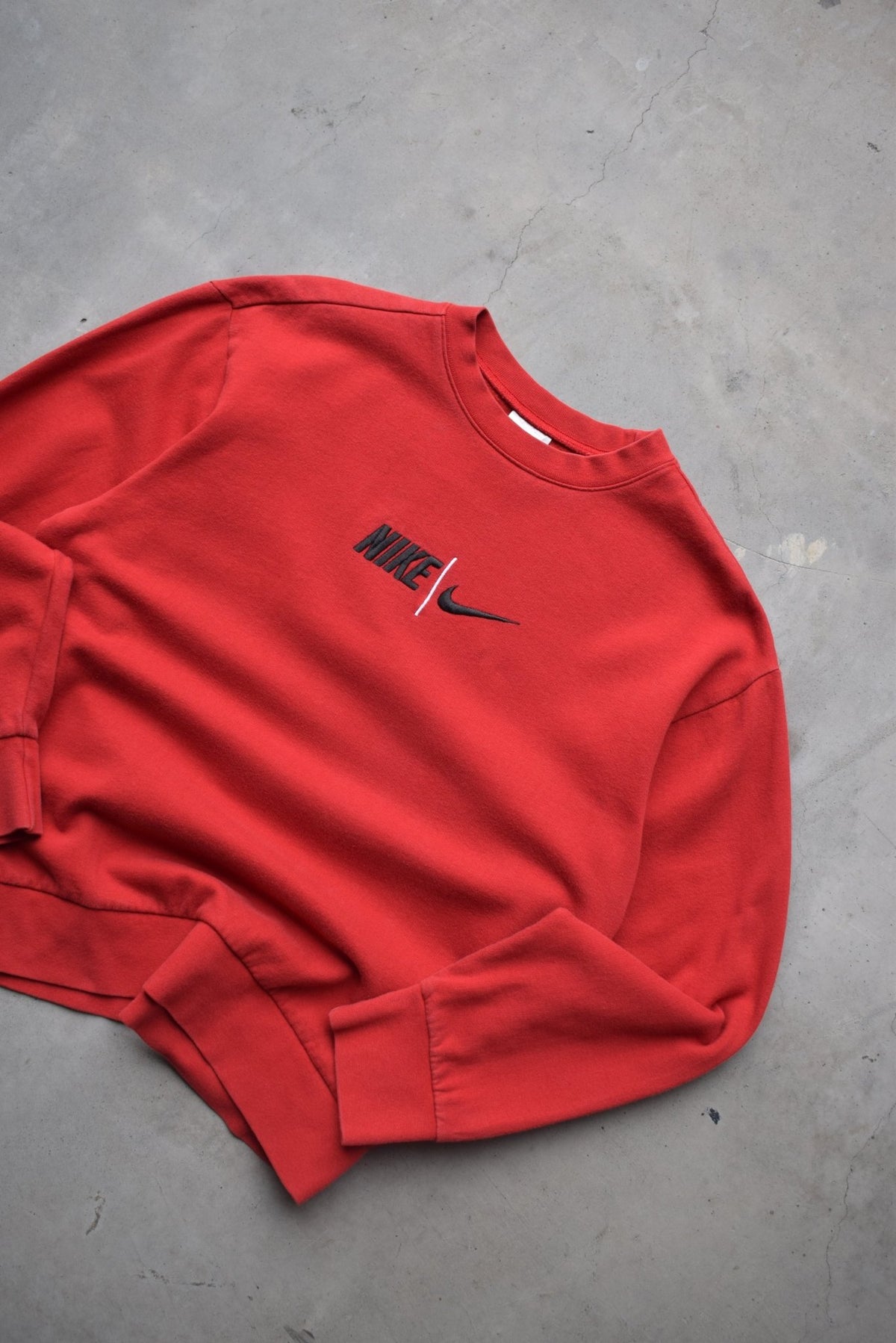 Nike Red Embroidered Spellout Crewneck — 2000s (M) - Retrospective Store
