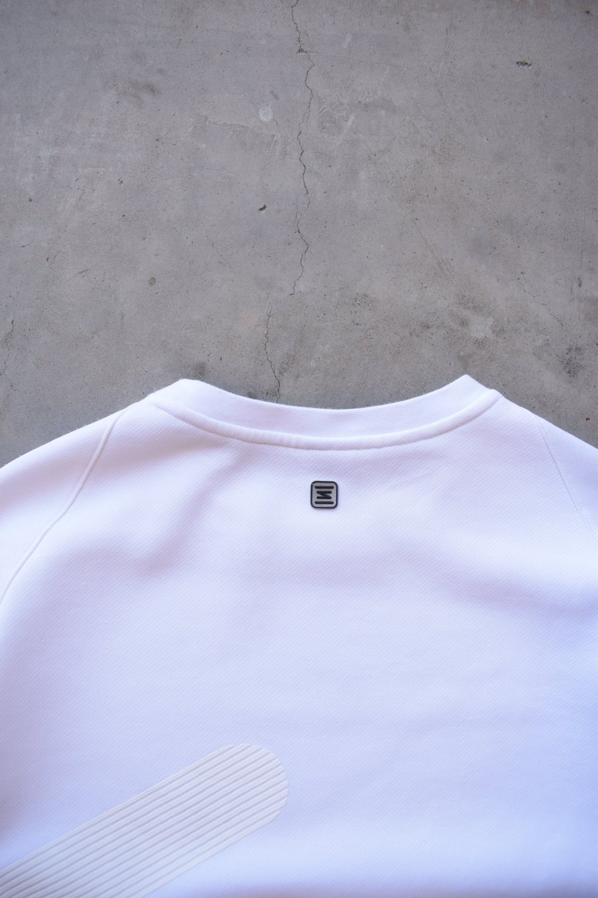 Nike Shox White Embroidered Swoosh Crewneck — 2000s (XL) - Retrospective Store