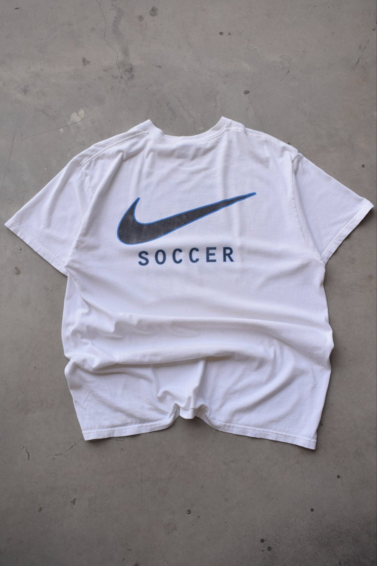 Nike Soccer x University of New Hampshire White Graphic Tee — 1990s (L) - Retrospective Store
