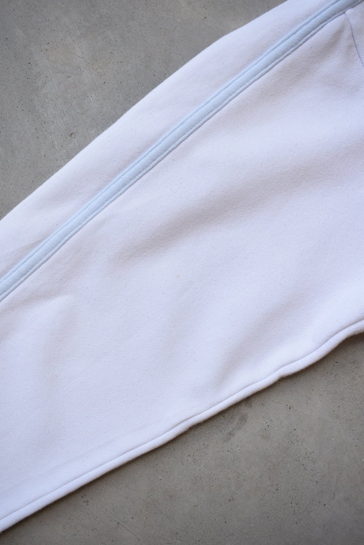 Nike White Embroidered Spellout Hoodie — 2000s (XS/S) - Retrospective Store