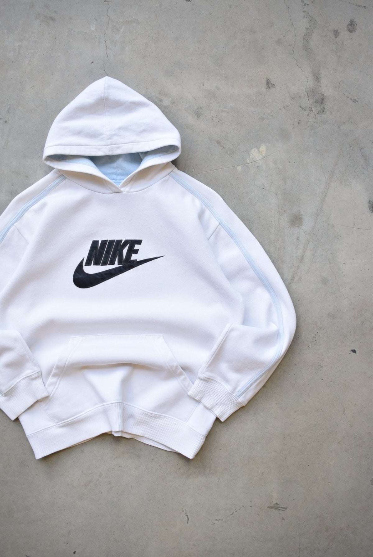 Nike White Embroidered Spellout Hoodie — 2000s (XS/S) - Retrospective Store