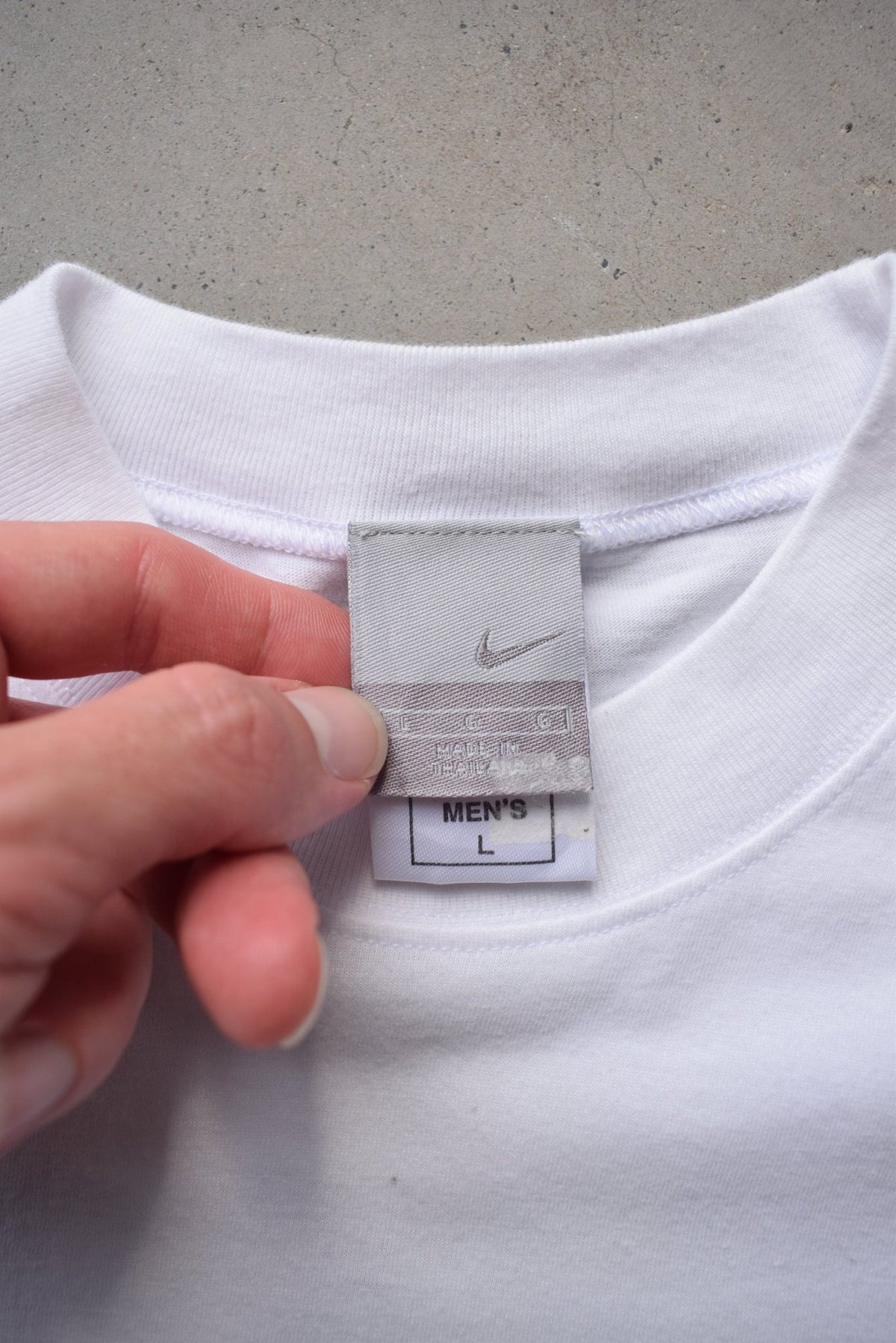 Nike White Graphic Tee — 1990s (M) - Retrospective Store