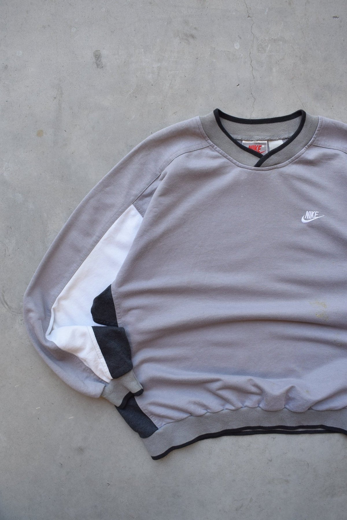 Nike White & Grey Embroidered Swoosh Crewneck — 1990s (XL) - Retrospective Store
