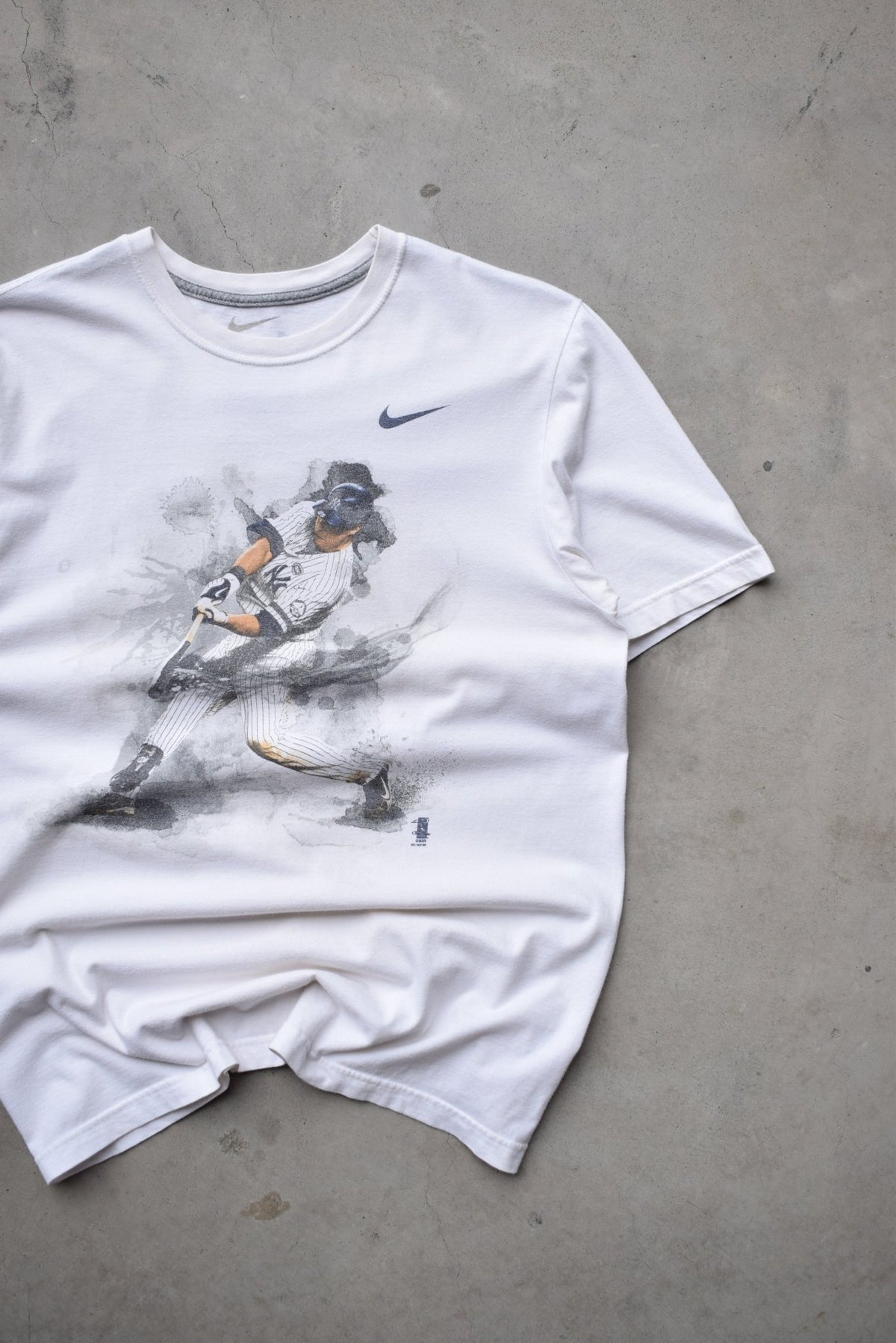 Nike x MLB New York Yankees White Graphic Tee — 2002 (L) - Retrospective Store