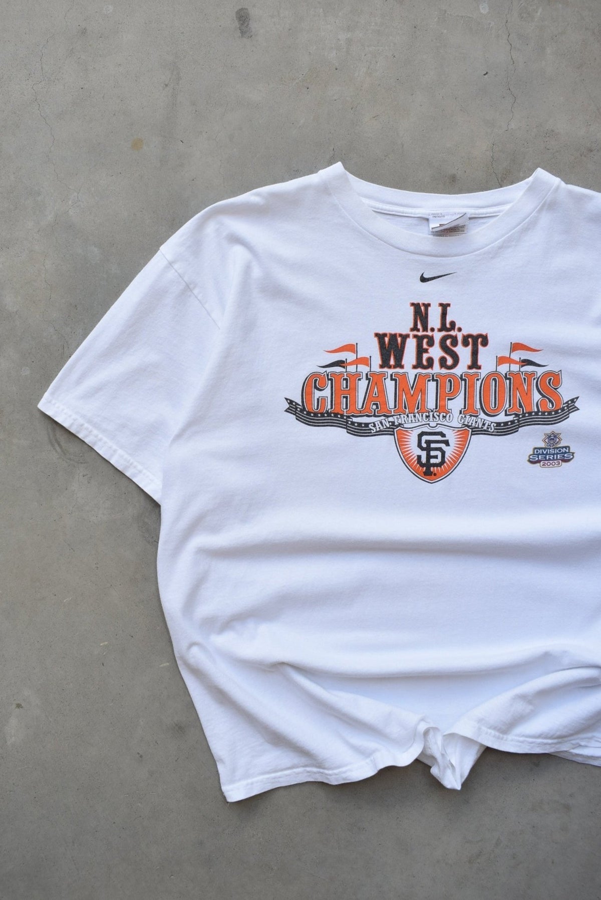 Nike x MLB San Francisco Giants Champions White Graphic Tee — 2003 (XL) - Retrospective Store