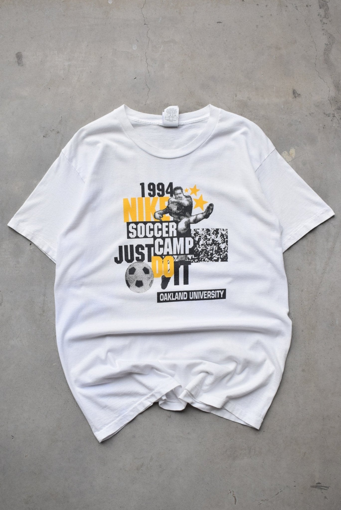 Nike x Oakland University Soccer Camp White Graphic Tee — 1994 (M) - Retrospective Store