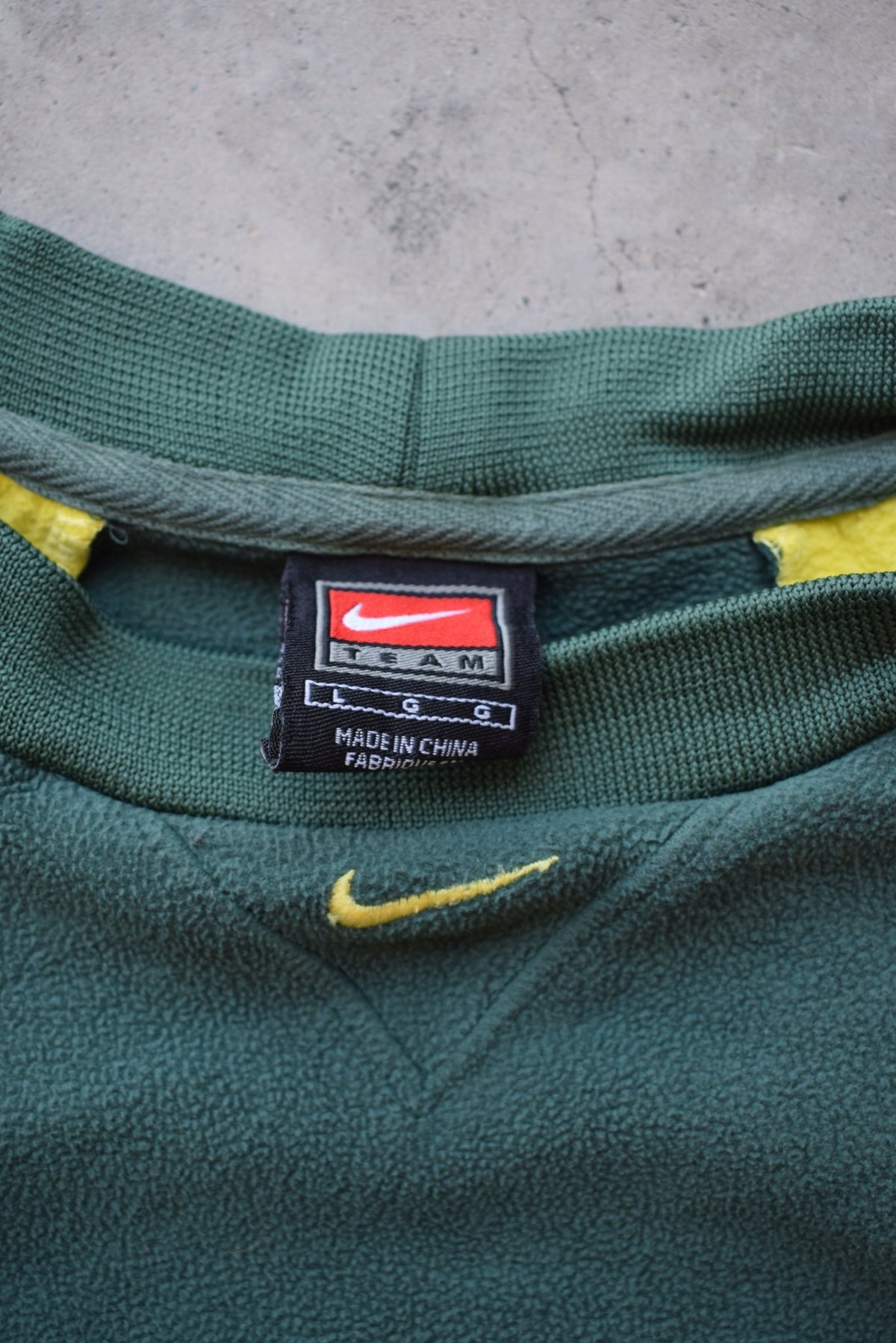 Nike x Oregon State University Green & Yellow Embroidered Fleece Crewneck — 2000s (L) - Retrospective Store