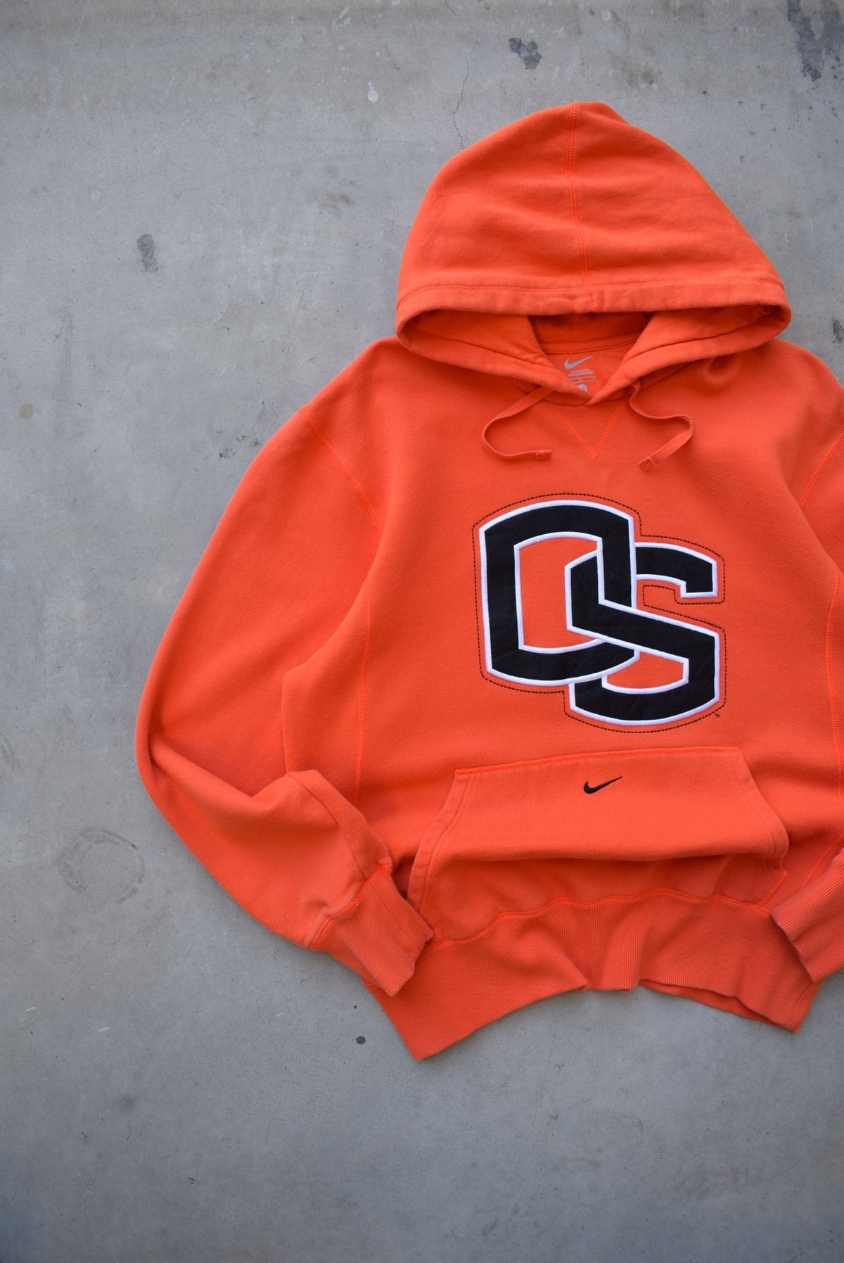 Nike x Oregon State University Orange Embroidered Hoodie — 2000s (M) - Retrospective Store
