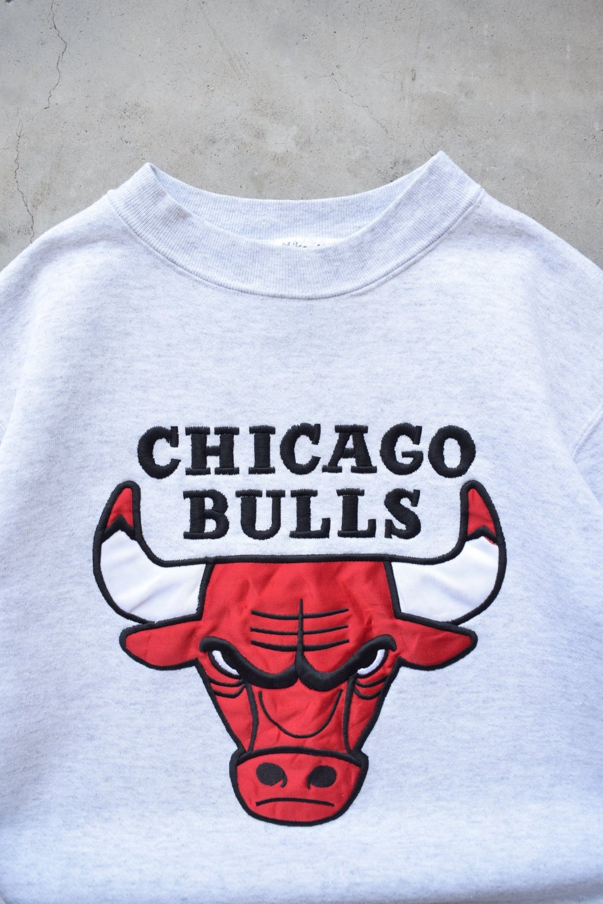 Nutmeg x NBA Chicago Bulls Grey Embroidered Crewneck — 1990s (XS) - Retrospective Store