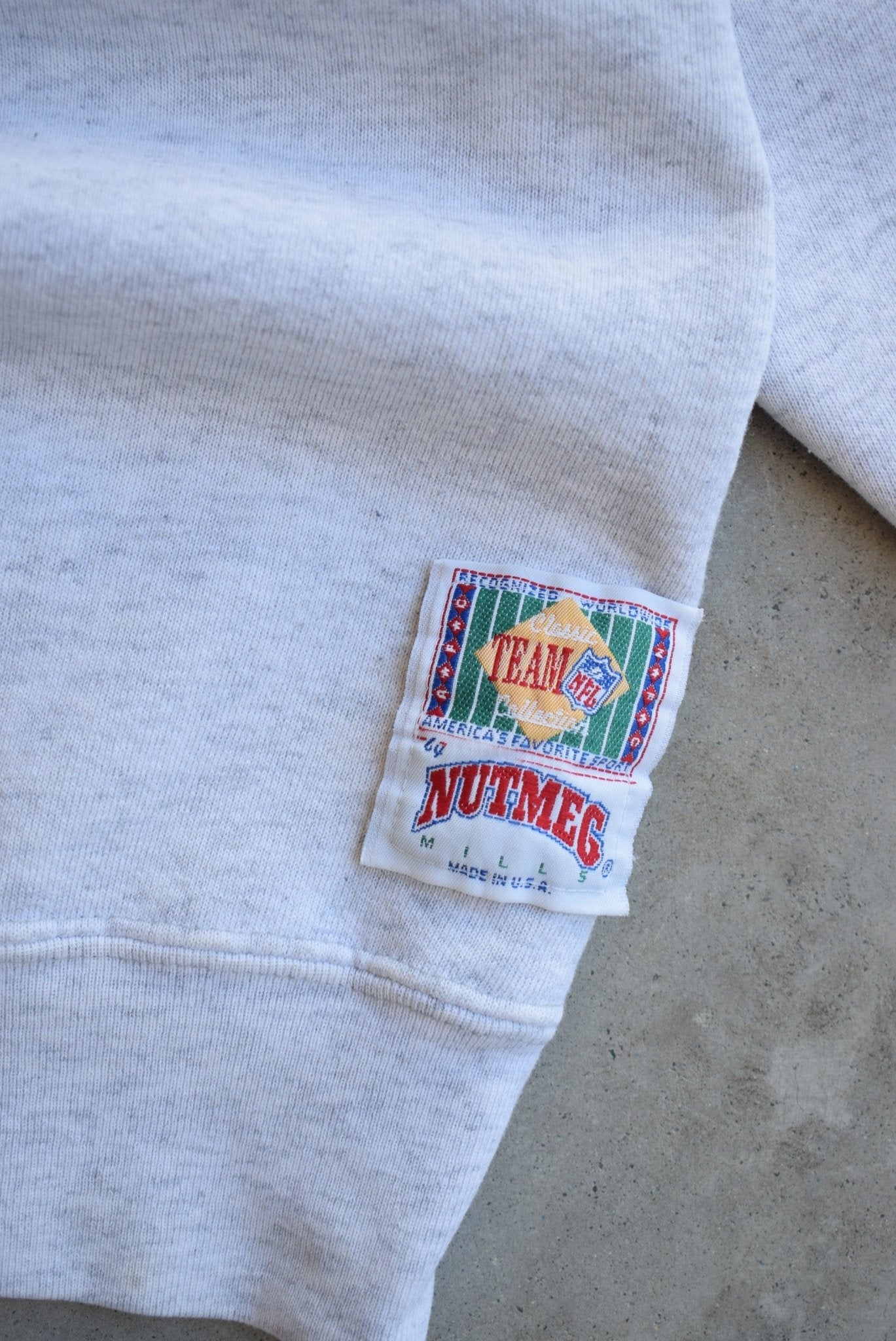 Nutmeg x NFL Atlanta Falcons Embroidered Crewneck — 1990s (L) - Retrospective Store