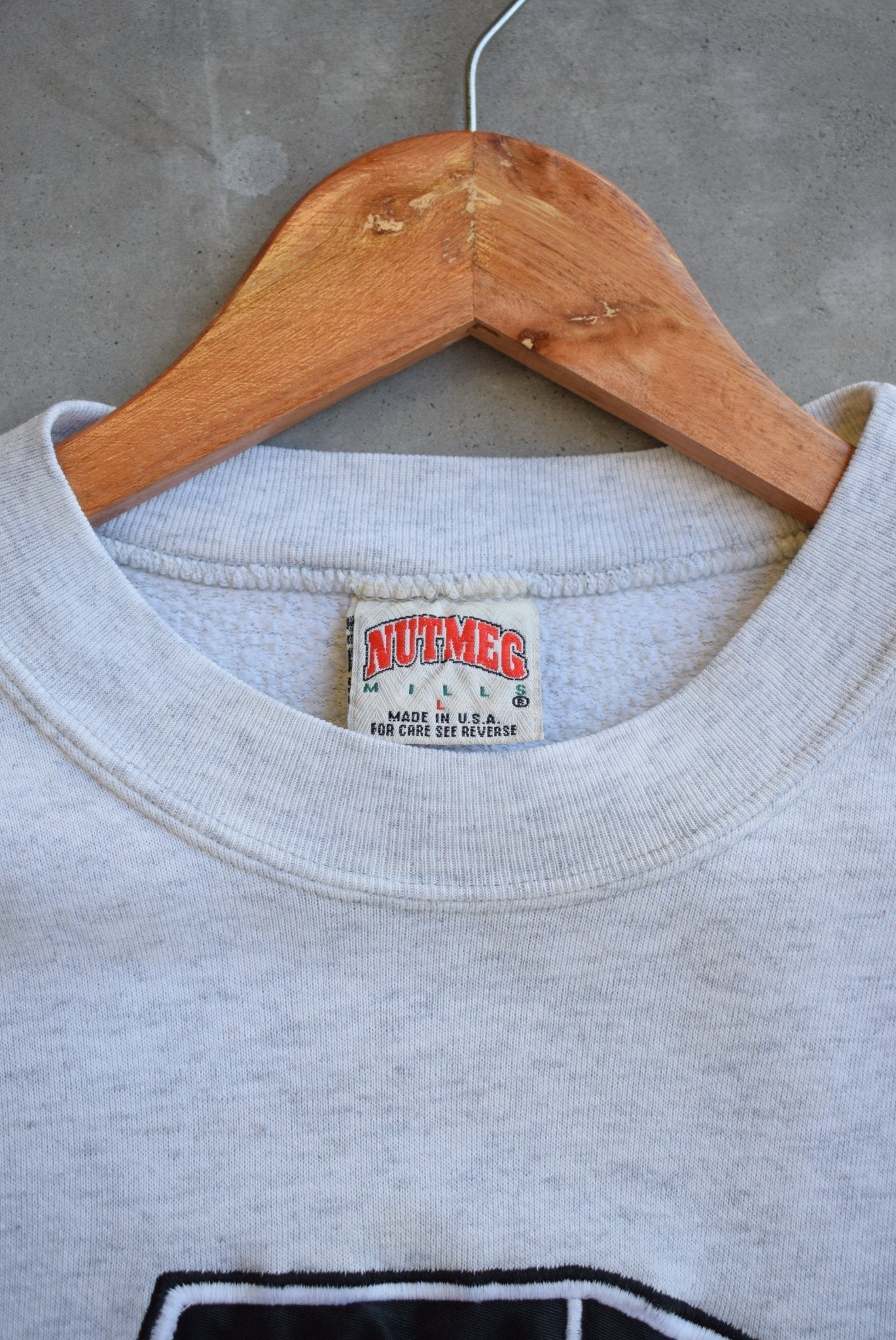 Nutmeg x NFL Atlanta Falcons Embroidered Crewneck — 1990s (L) - Retrospective Store