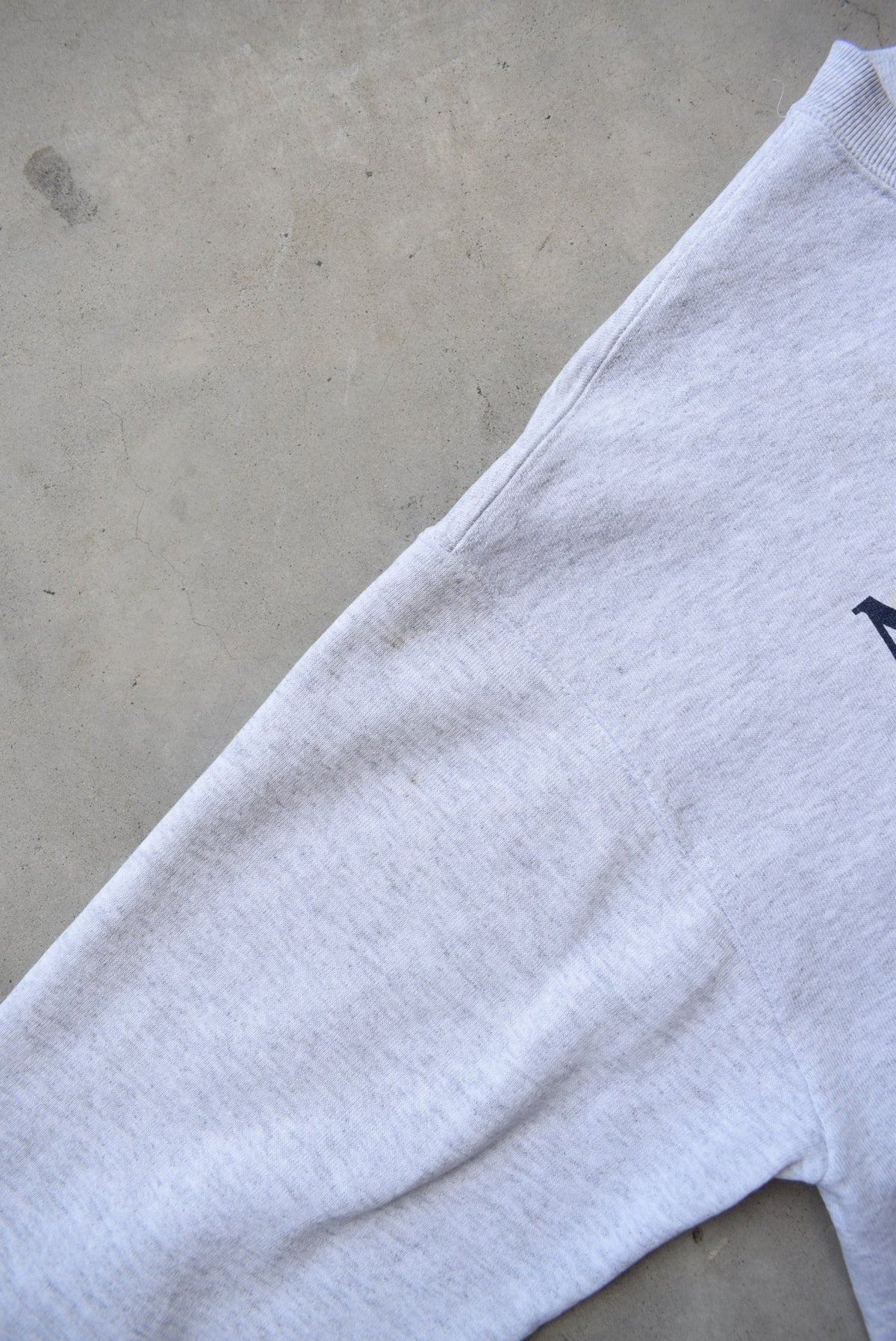 Nutmeg x University of Notre Dame Grey Embroidered Crewneck — 1990s (M) - Retrospective Store