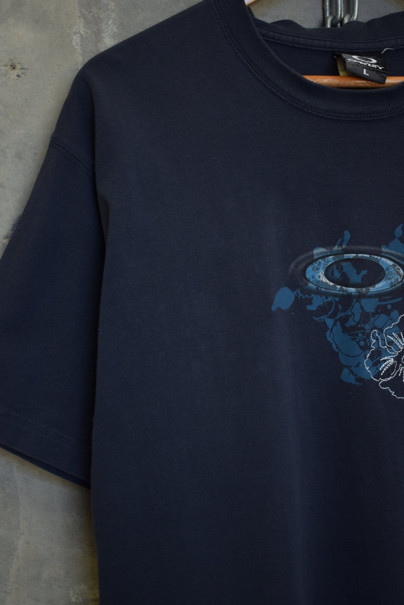 Oakley Classic Logo Tee — 2000s (L) - Retrospective Store