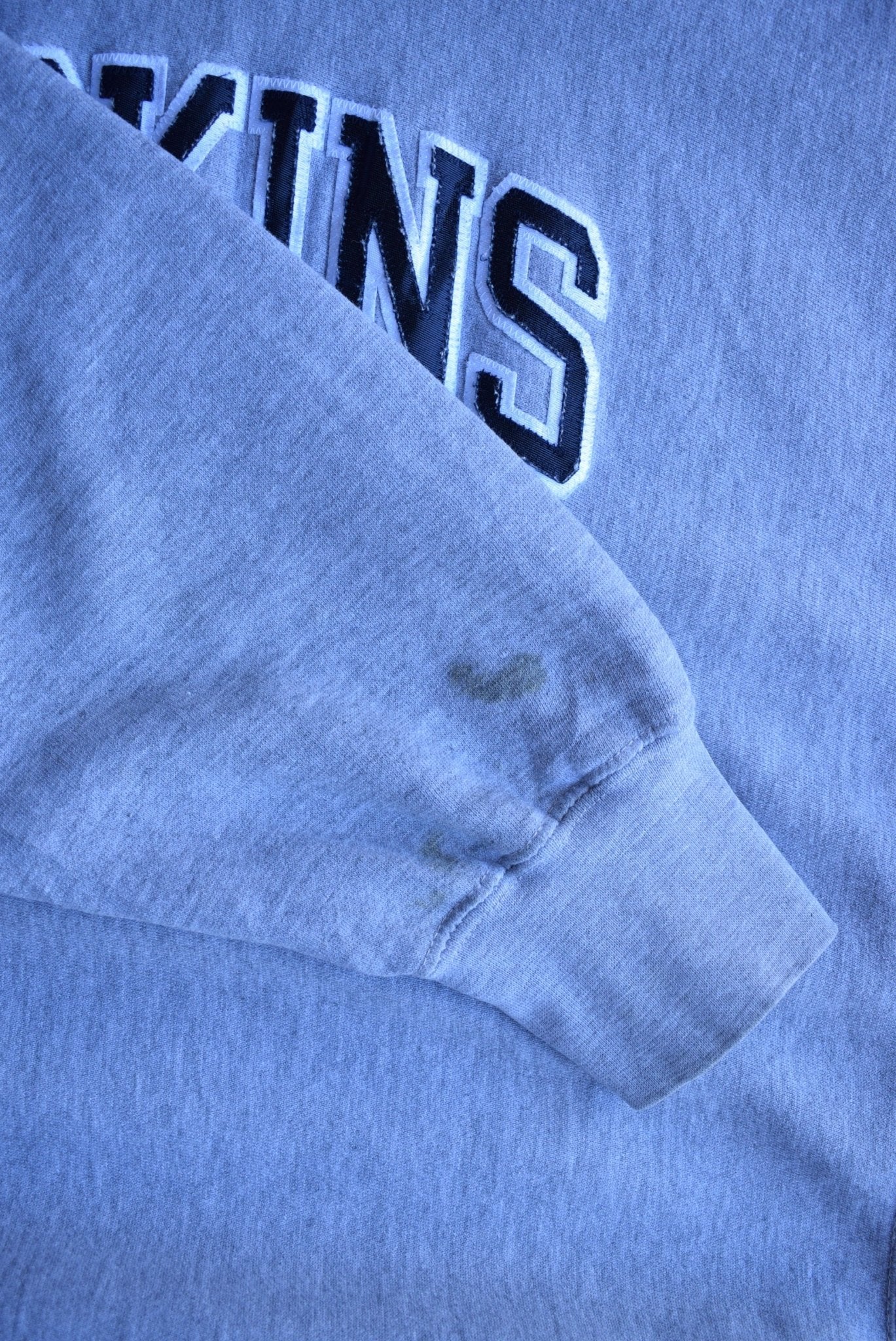 *Pro - weave* Vintage Johns Hopkins University Embroidered Crewneck (XL) - Retrospective Store