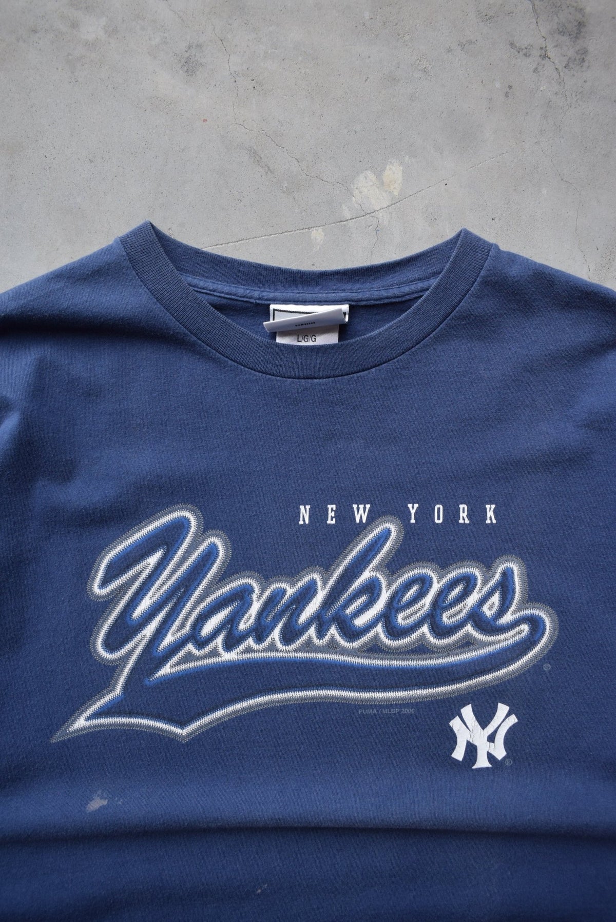 Puma x MLB New York Yankees Navy Graphic Tee — 2000 (XL) - Retrospective Store