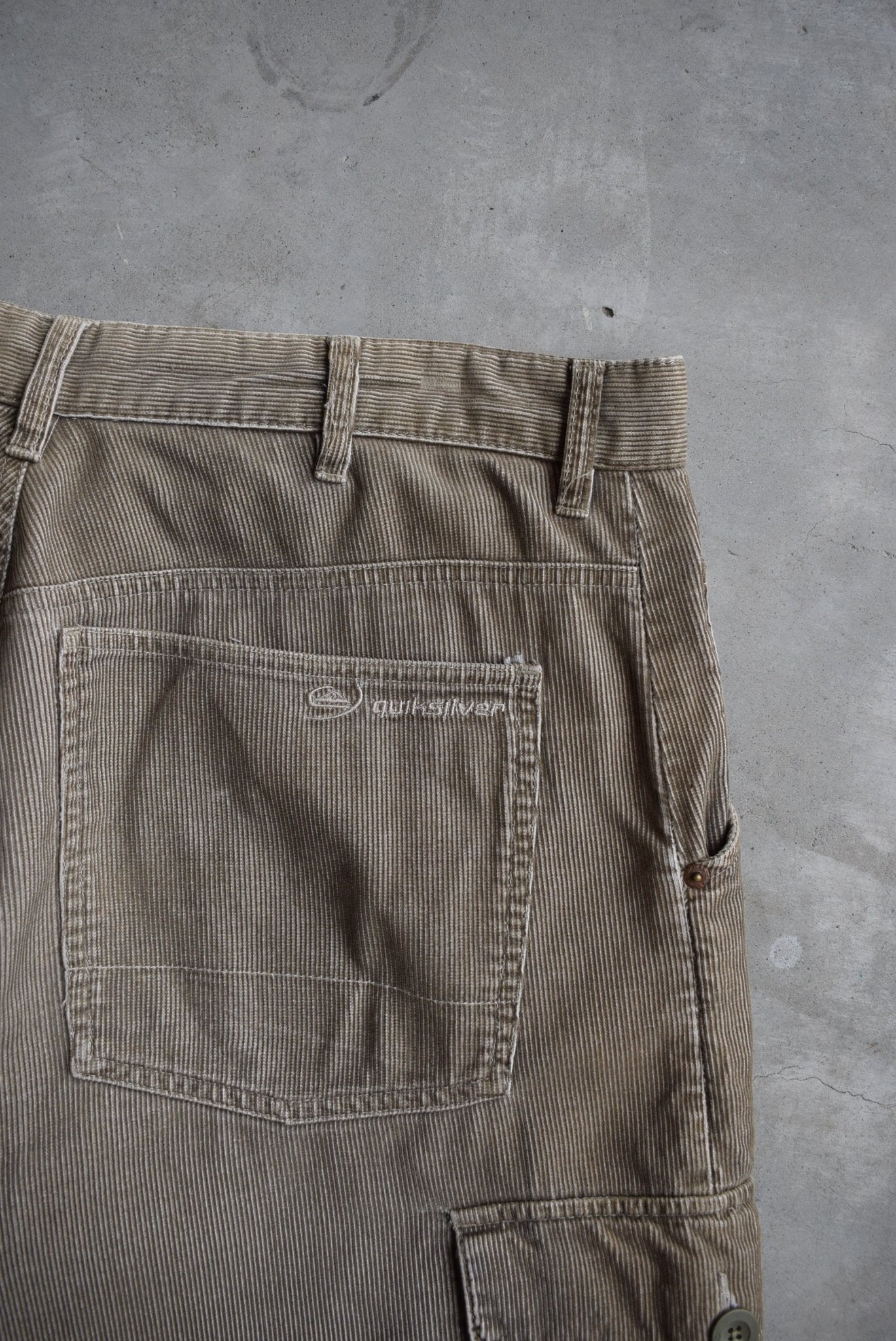 Quiksilver Corduroy Shorts — 2000s (34) - Retrospective Store