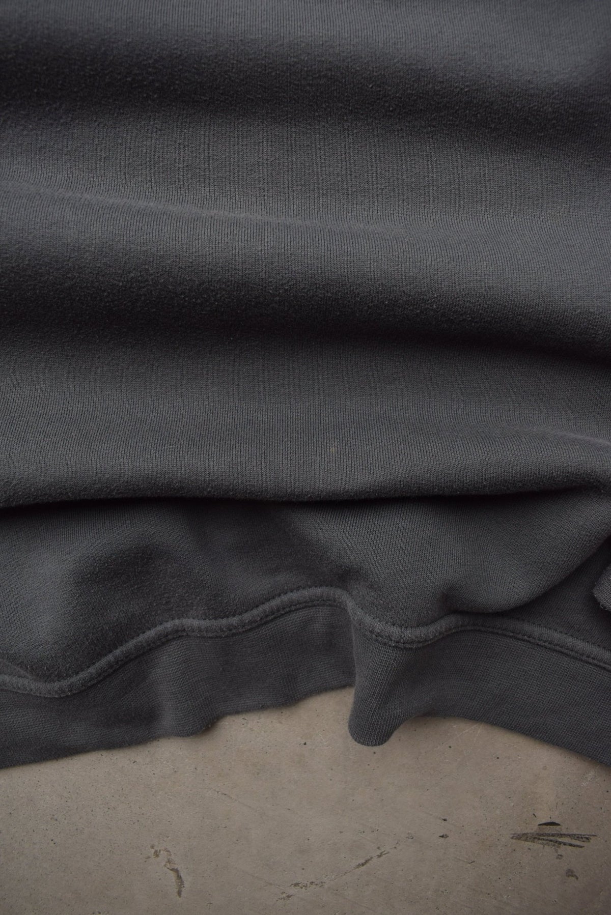 Quiksilver Surfwear Dark-Grey Spellout Crewneck — 1990s (M) - Retrospective Store