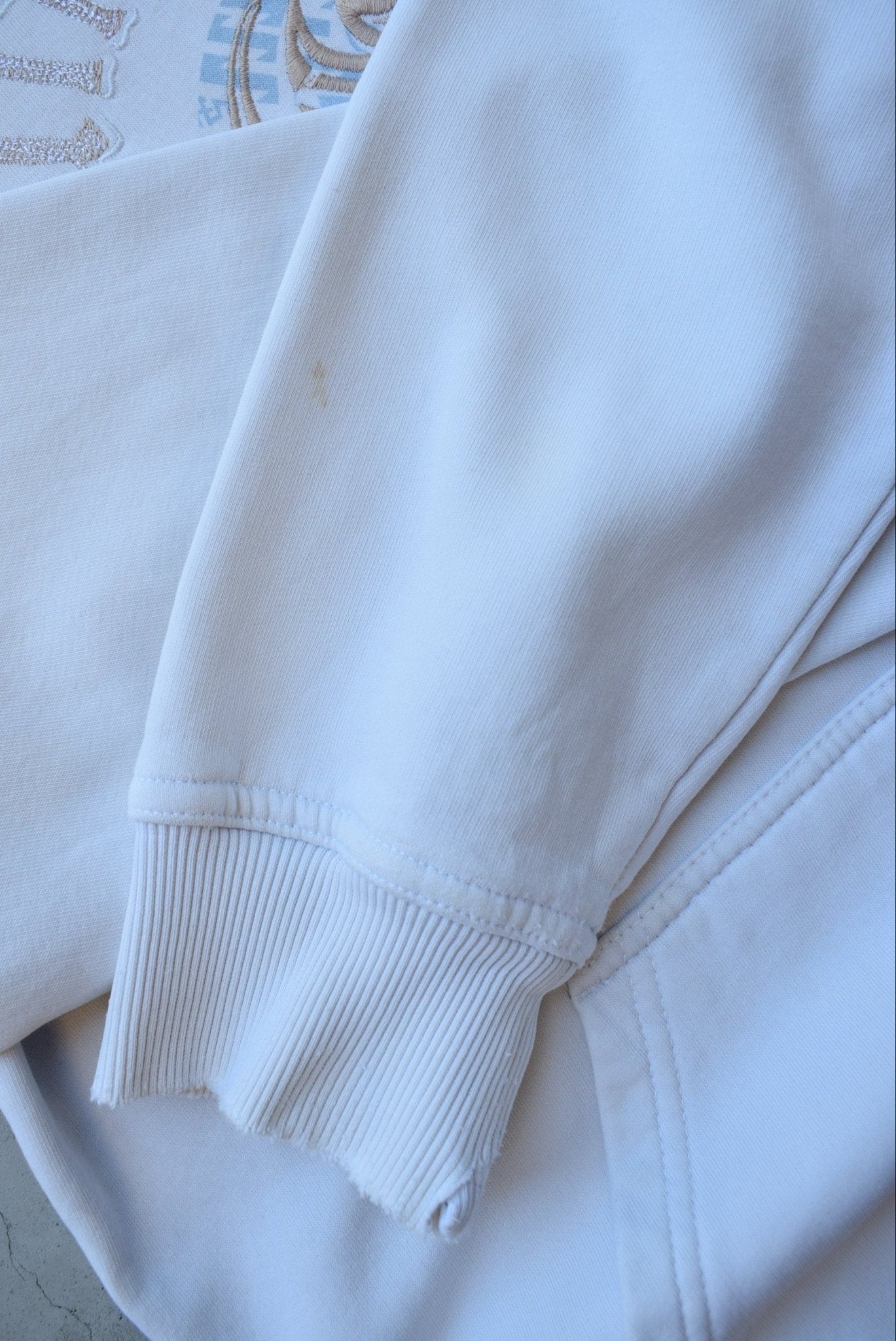 Quiksilver White Embroidered Spellout Hoodie — 2000s (S/M) - Retrospective Store